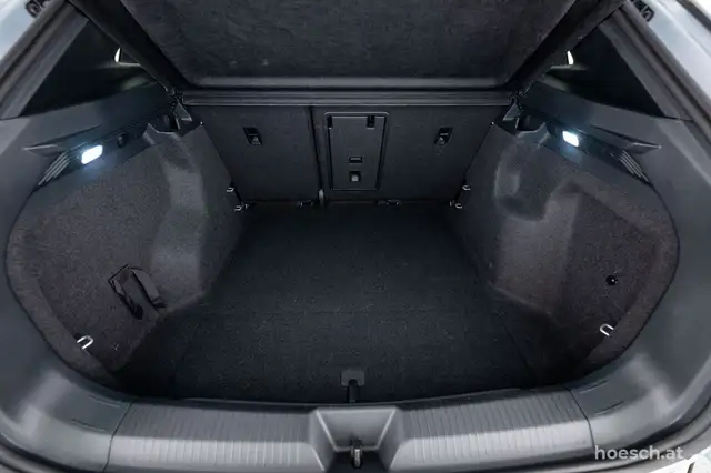 Volkswagen Id.4 view 8