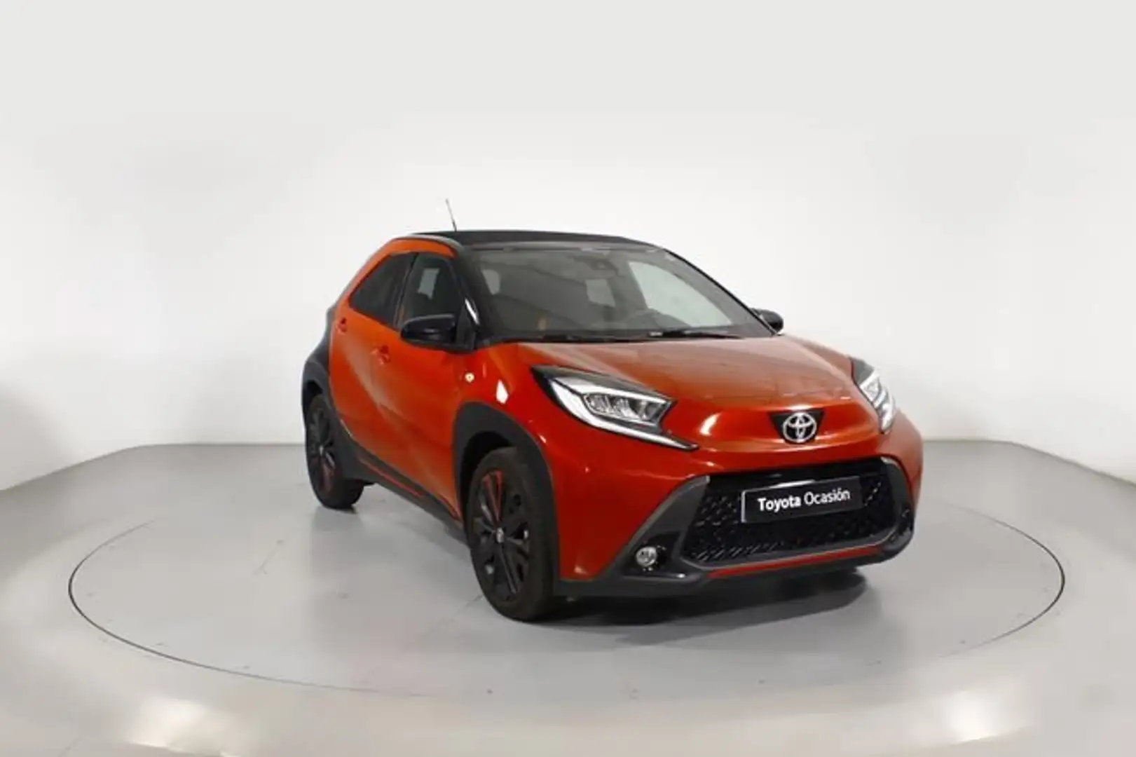 Toyota Aygo X 1.0 VVT-I LIKE 5P Amarillo - 1