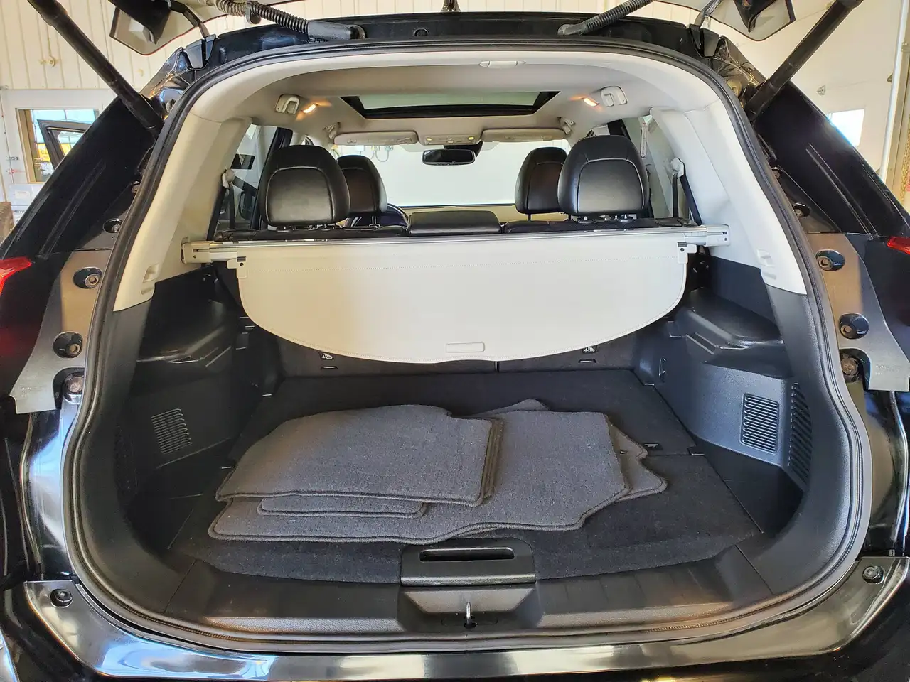 Nissan Rogue снимка Nissan Rogue