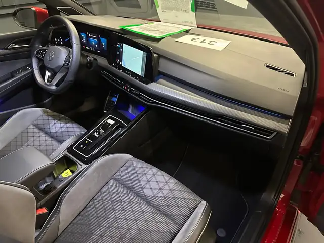 Volkswagen Golf view 11