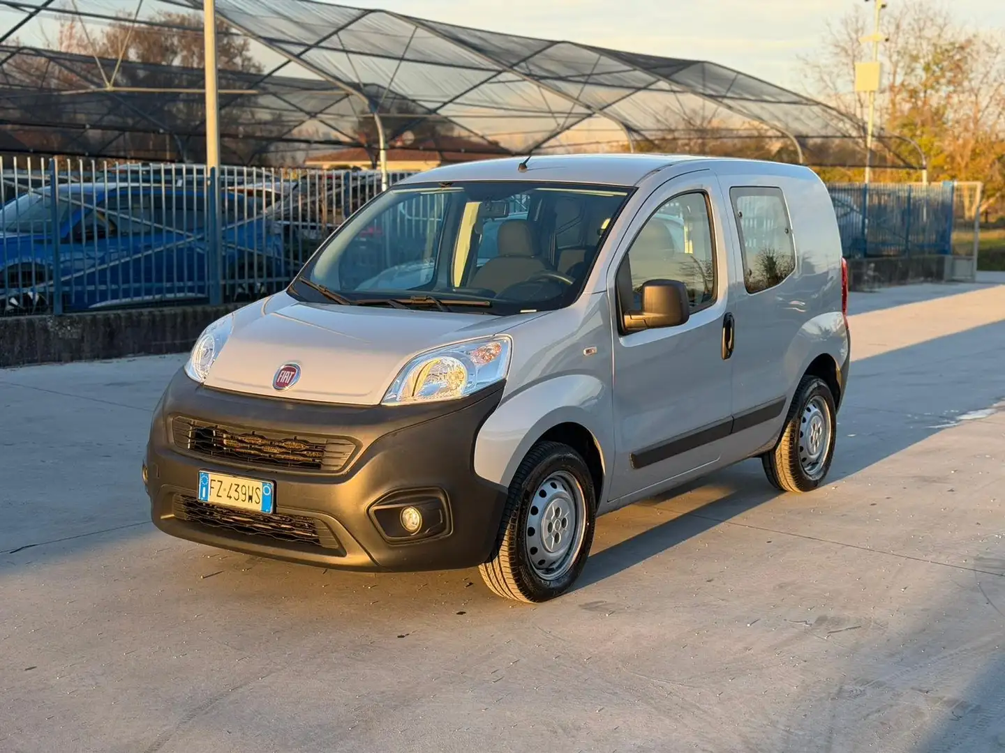Fiat Fiorino Combi Semivetr.1.3 Mjet 80 CV E6d-temp tg FZ439WS Argent - 2