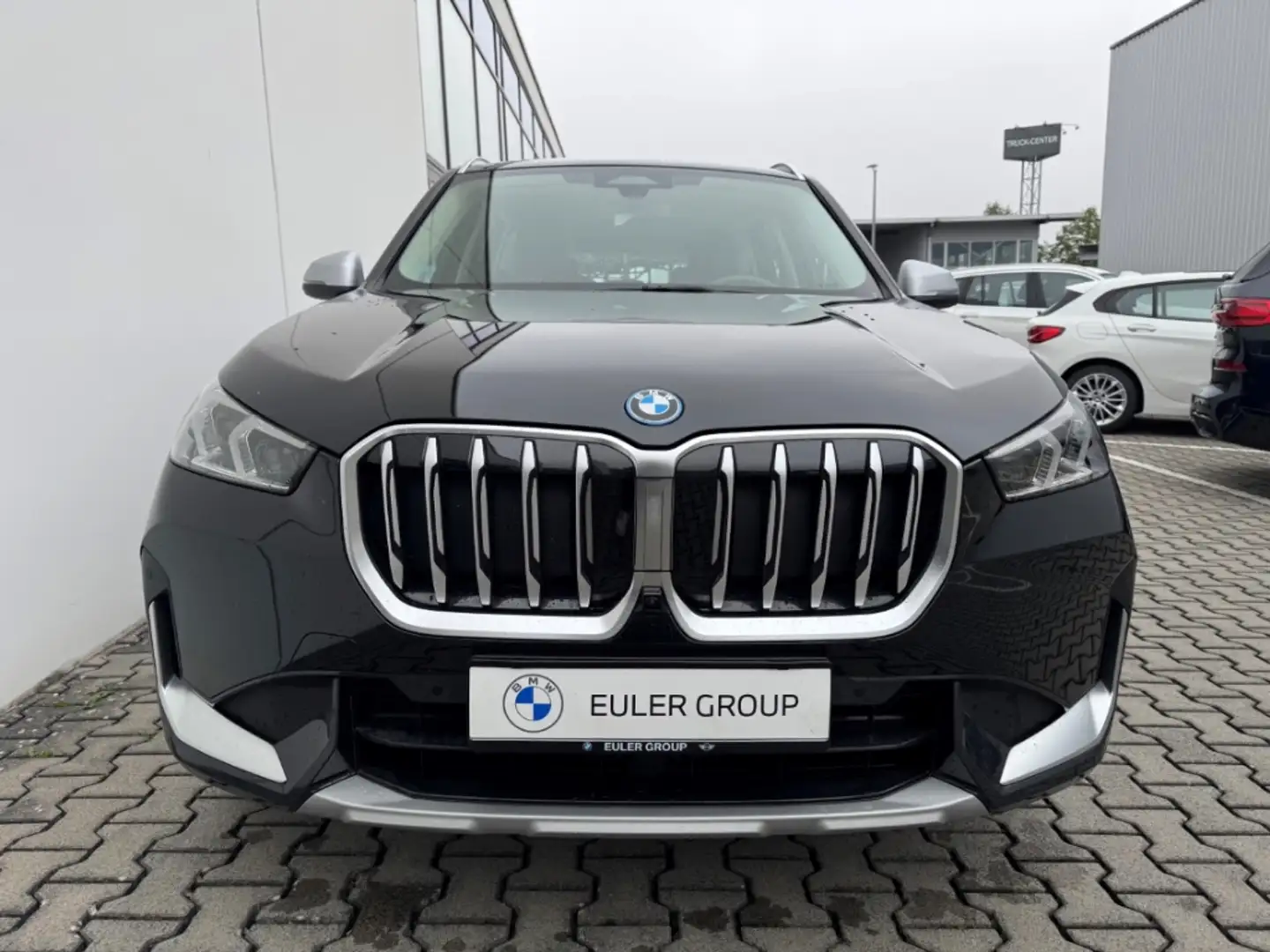 BMW X1 xDrive25e xLine 18'' Sportsitze HUD LCProf PA+ DA+ Schwarz - 2
