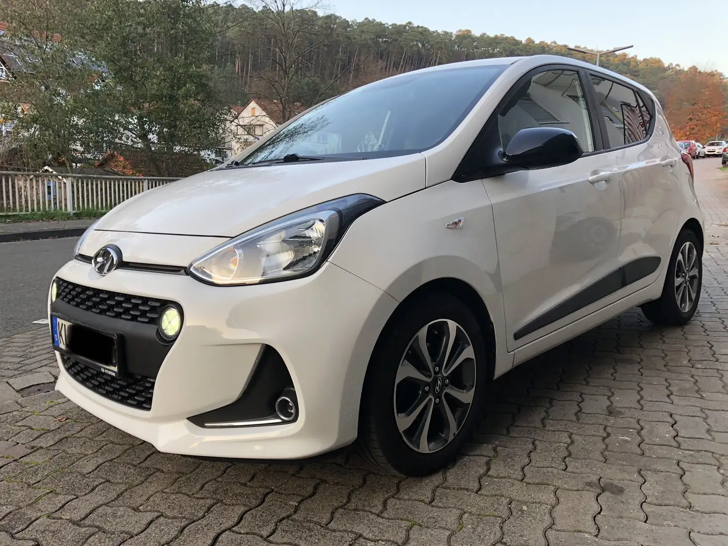 Hyundai i10 1.2 Passion Plus Einparkhilfe SHZ WR White - 2