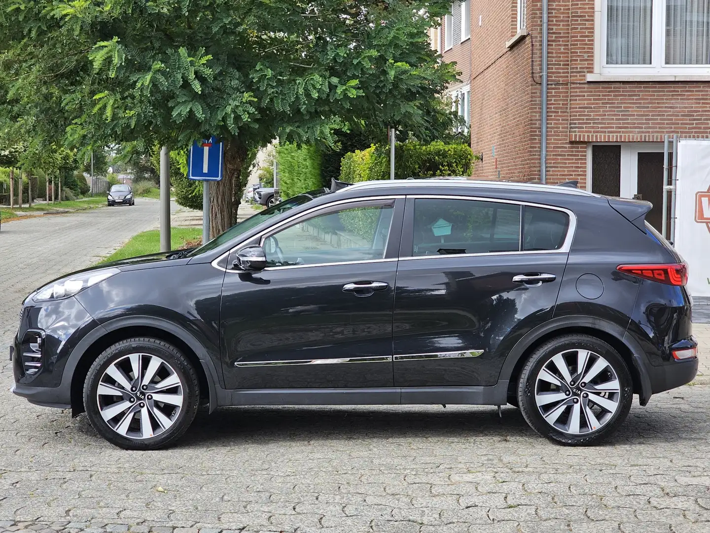 Kia Sportage 1.7 CRDi GT LINE 1E EIGENAAR DEALER ONDERHOUDEN Zwart - 2