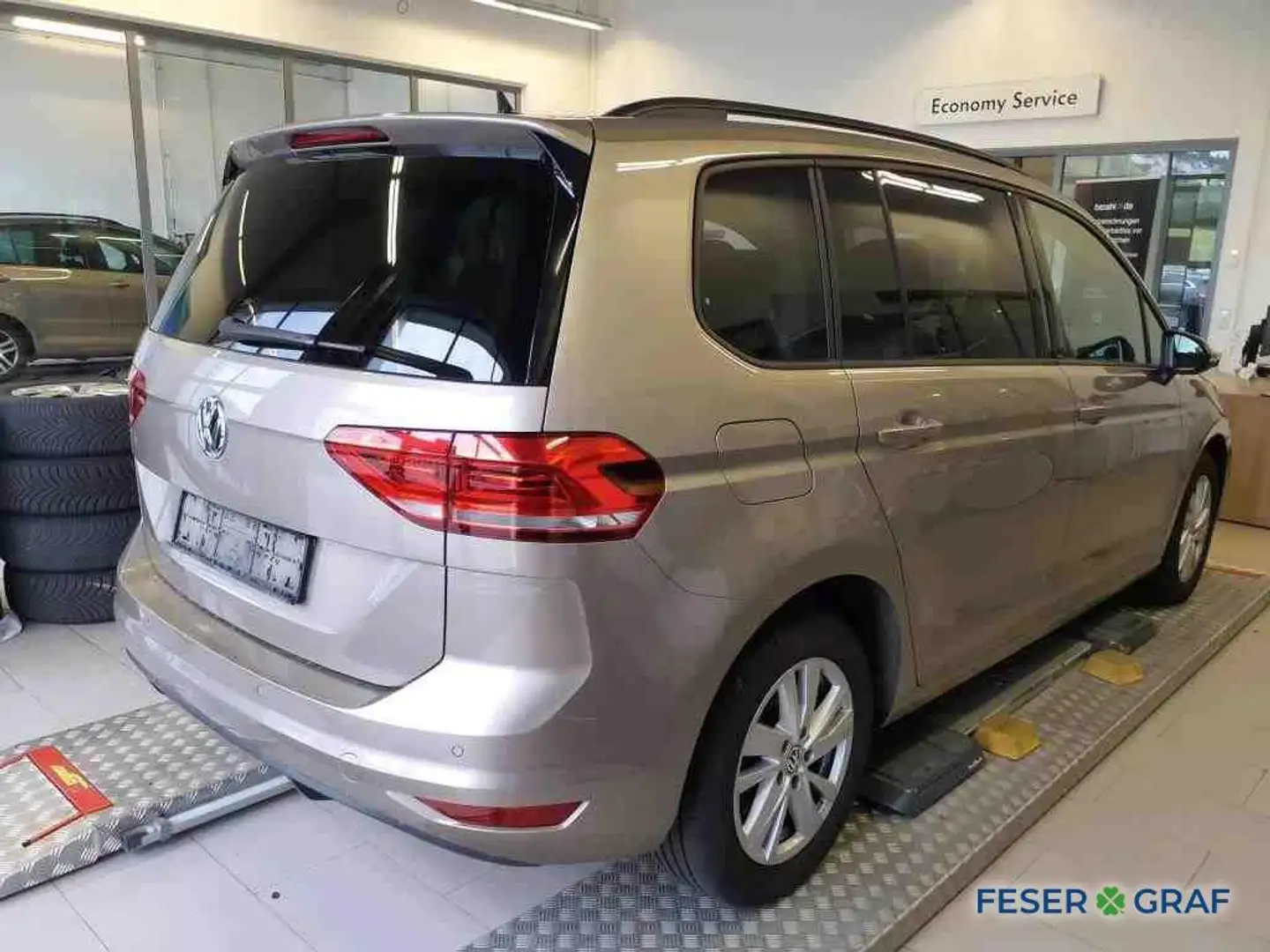 Volkswagen Touran Comfortline 2.0TDI NAVI/PANO/AHK/7SITZER Beige - 2