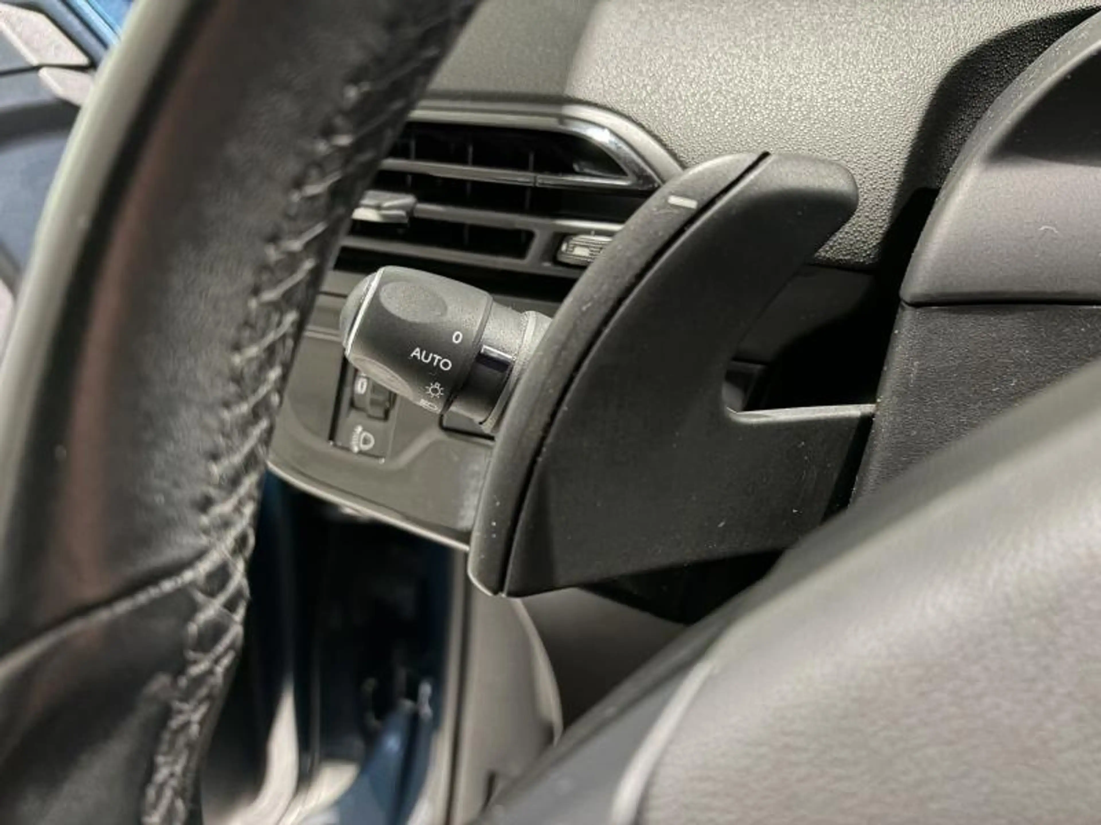 Citroen Grand C4 SpaceTourer 1.5HDi 130cv 7pl Automatique vert 04/21 Airco/GPS — photo 15
