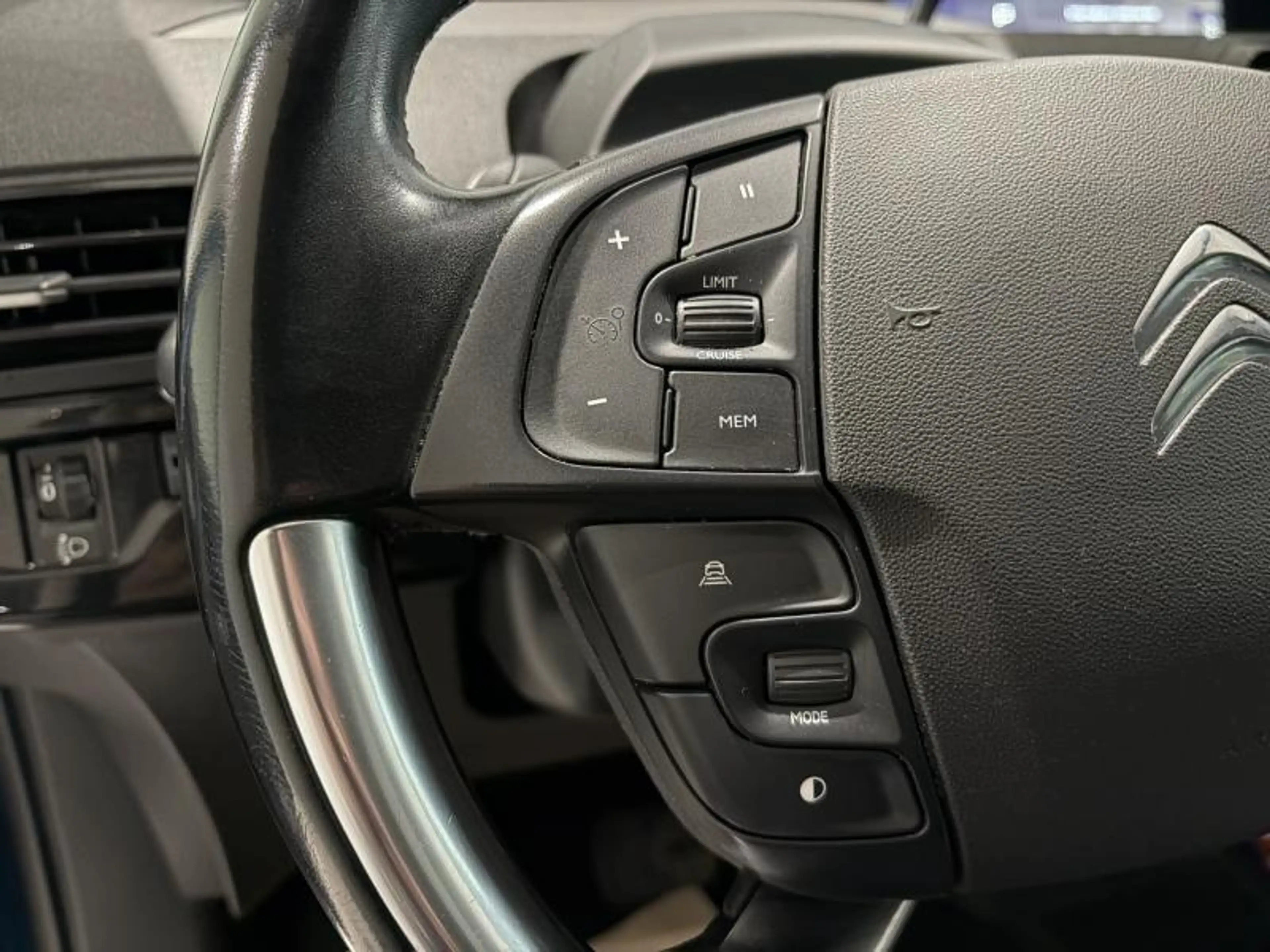 Citroen Grand C4 SpaceTourer 1.5HDi 130cv 7pl Automatique vert 04/21 Airco/GPS — photo 14