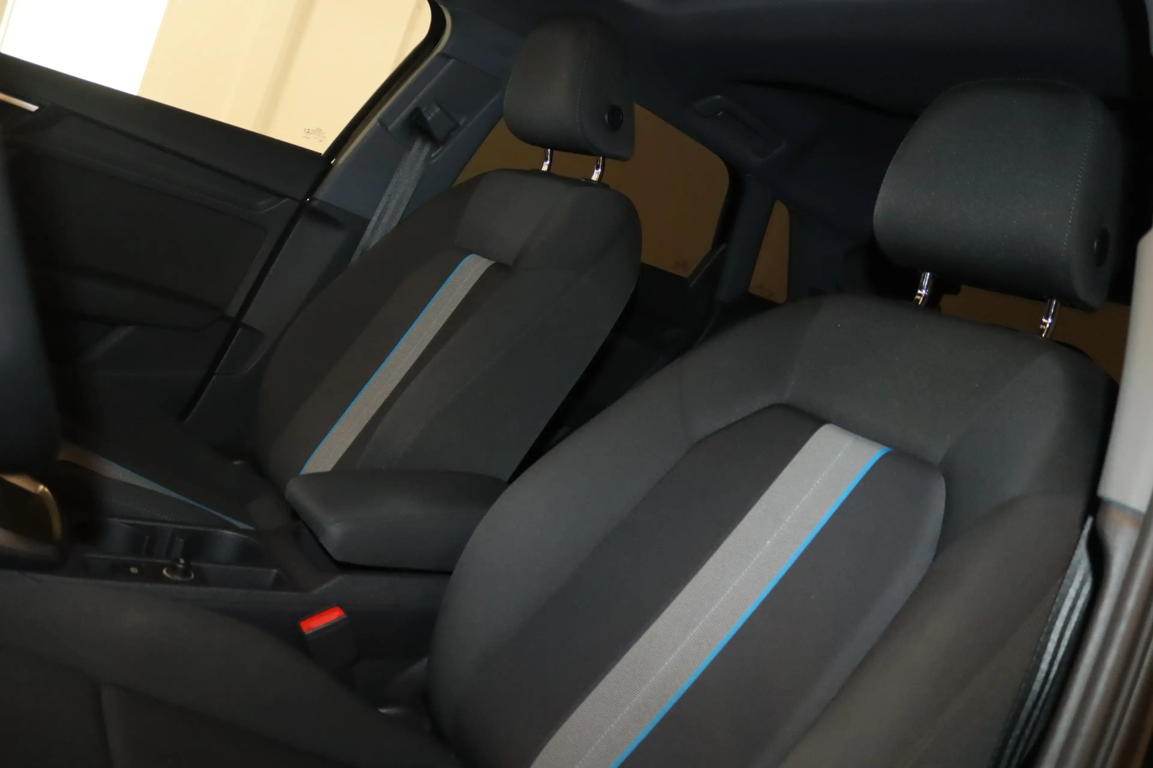 Audi A3 35 TFSI advanced-NAV-LED-PANO-SHZ-STDHZ- — photo 5