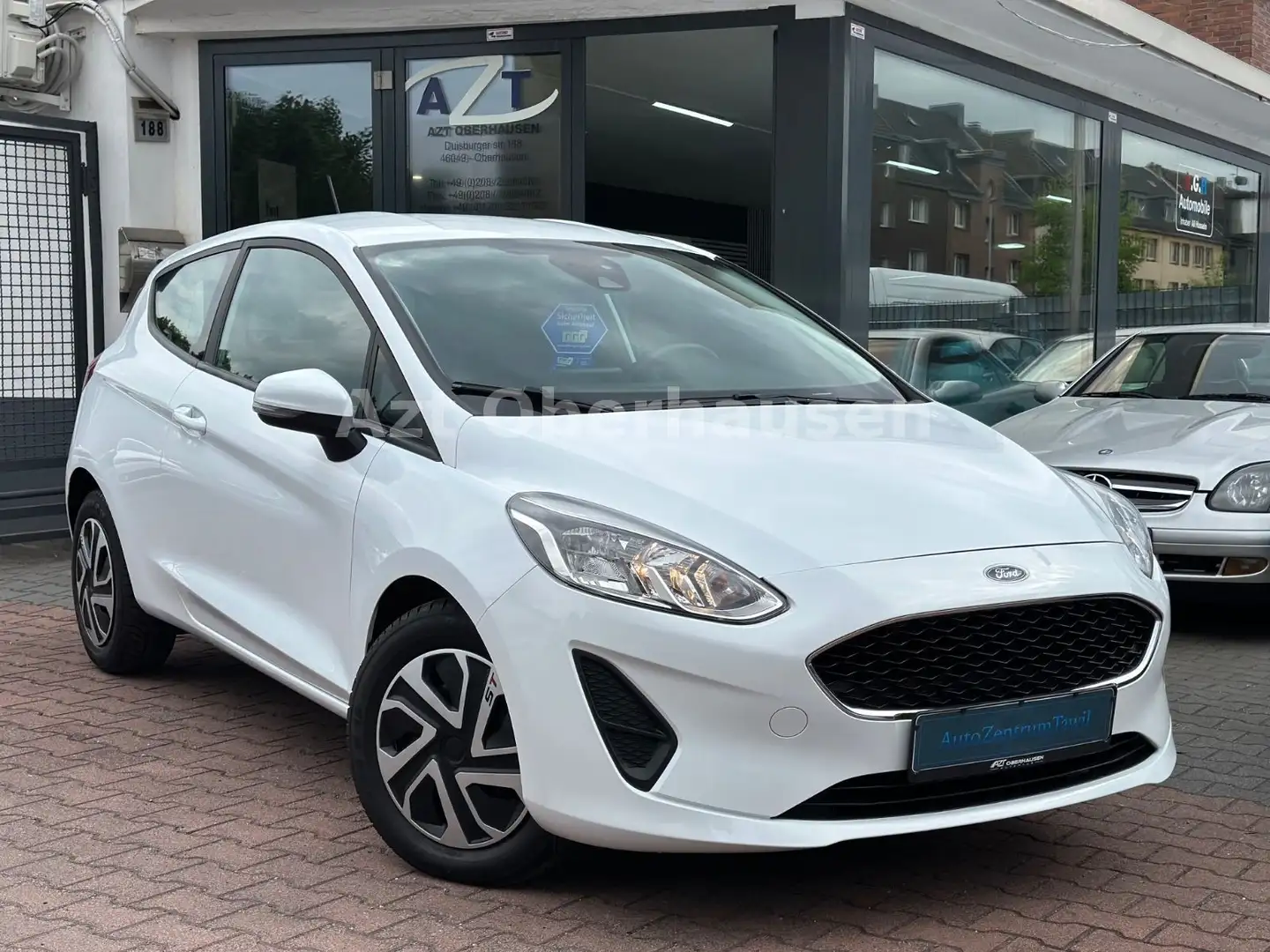 Ford Fiesta Cool & Connect*1.HAND*TÜV NEU*NAVI* Blanc - 1