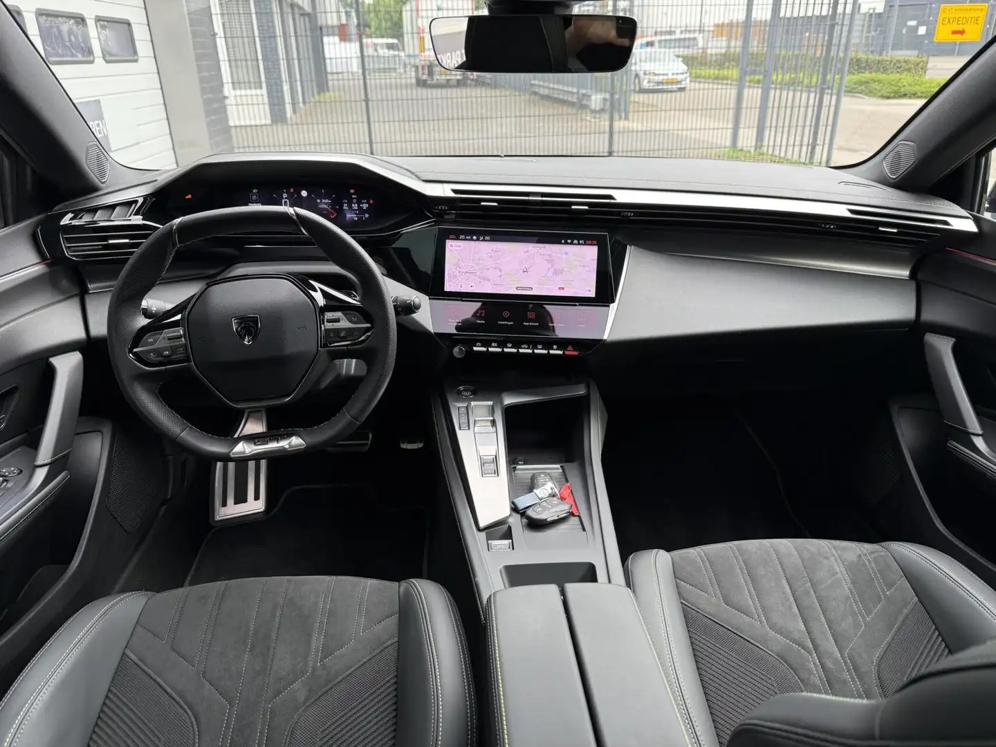 Peugeot 308 1.2 PureTech GT PANO,360 CAMERA Zwart - 2