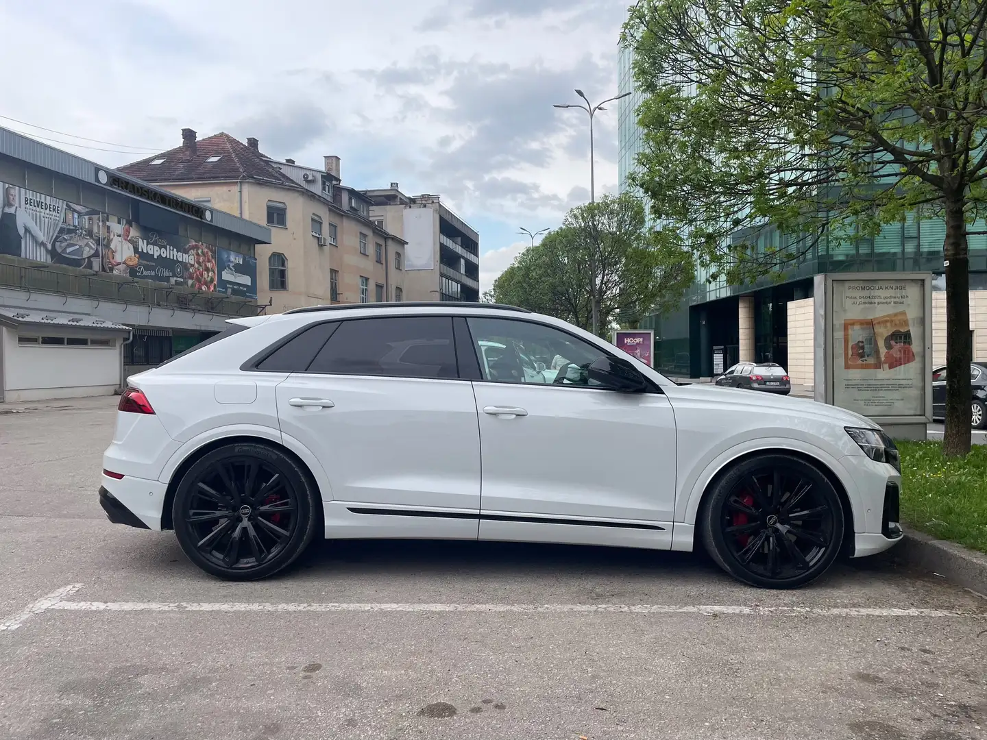 Audi SQ8 LP 197k Leasing Pano 23" B&O Nachtsicht AHK Weiß - 2