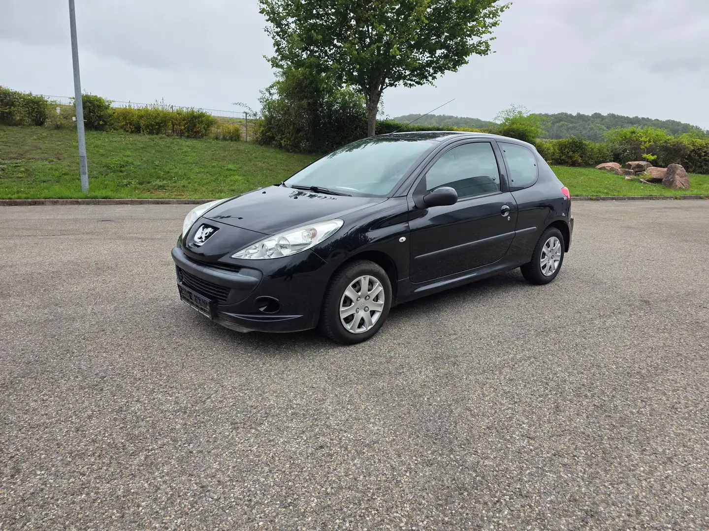 Peugeot 206 Basis Klimaanlage TÜV 04/2027 EURO 5 Schwarz - 1