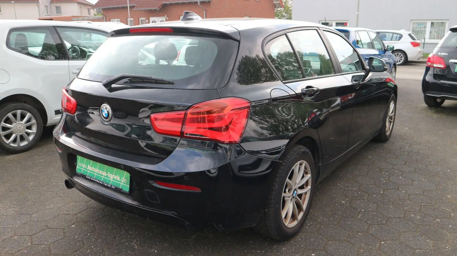BMW 116 i Advantage Schwarz - 2