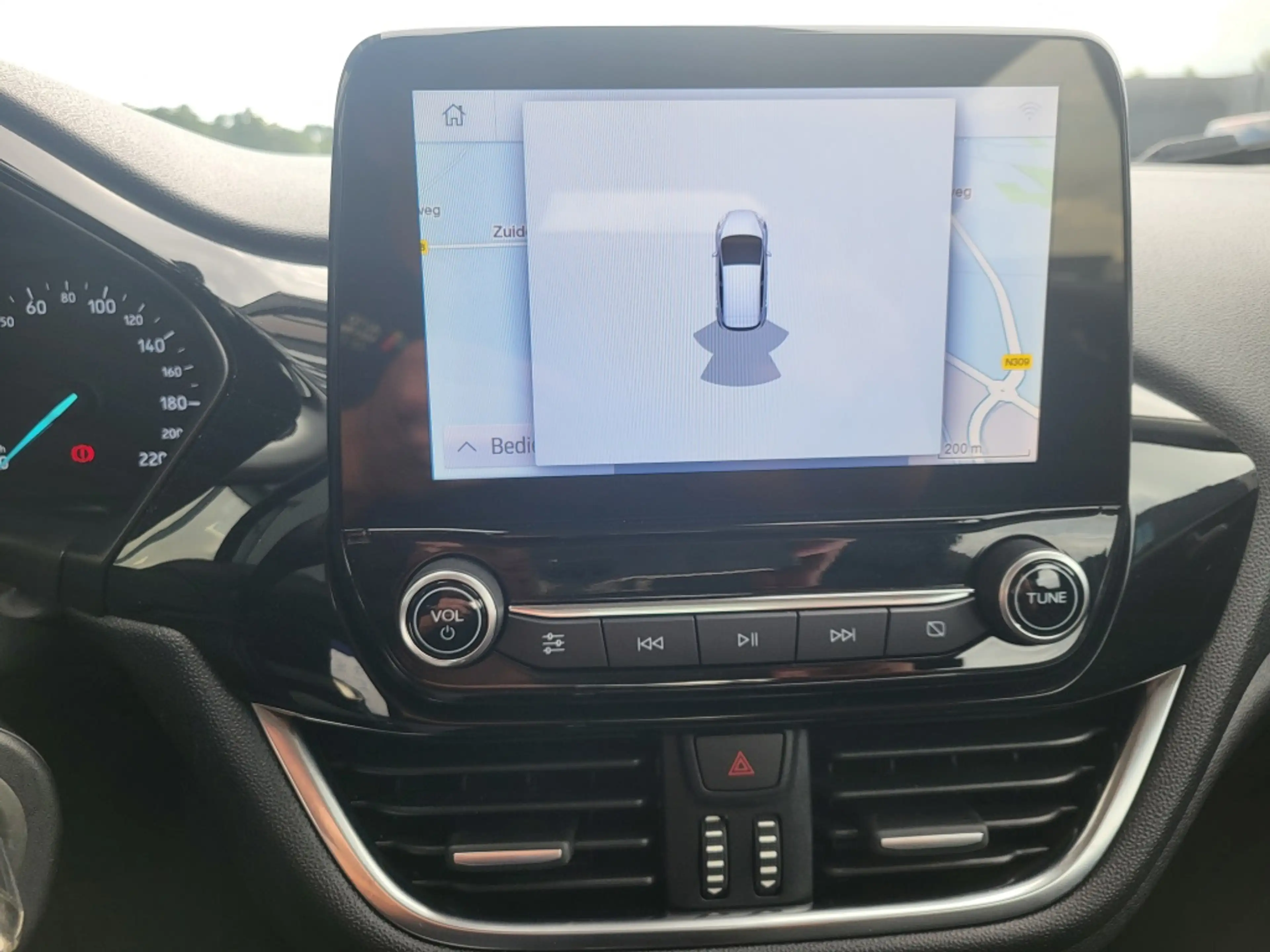 Ford Fiesta 1.1i 70 pk Trend Cruise-control Parkeersensoren — photo 18