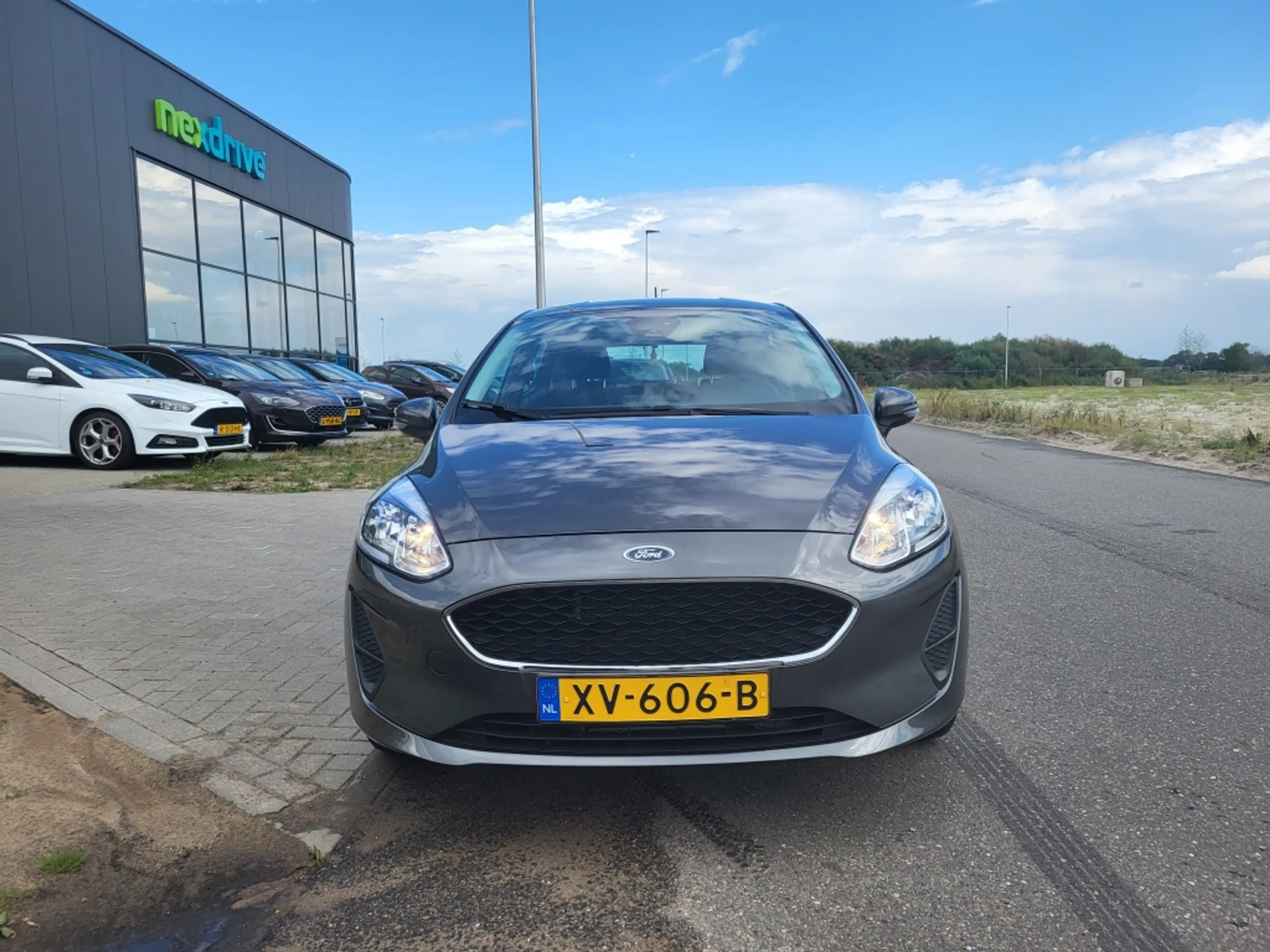 Ford Fiesta 1.1i 70 pk Trend Cruise-control Parkeersensoren — photo 7