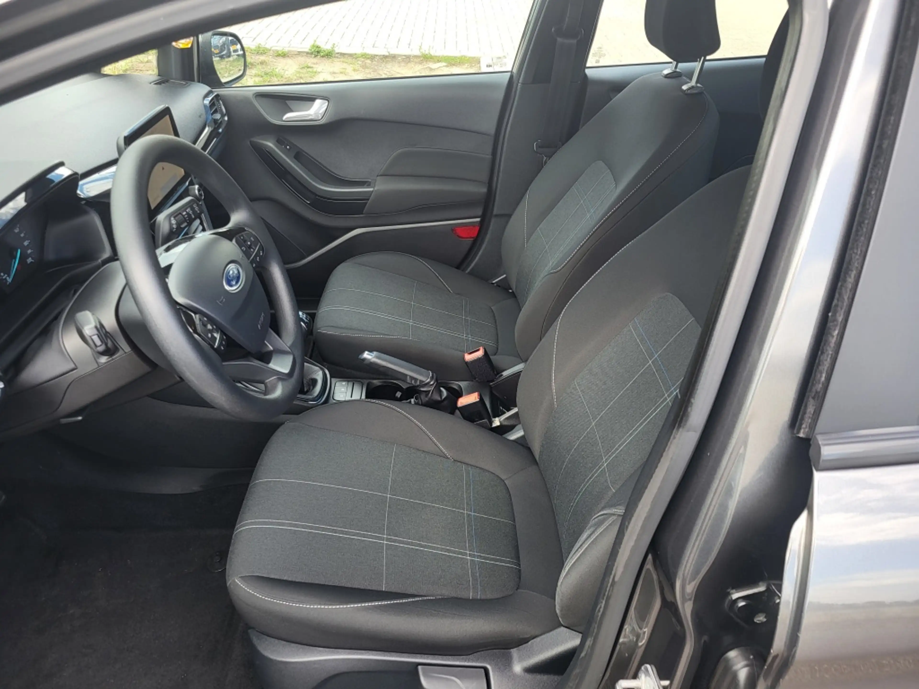 Ford Fiesta 1.1i 70 pk Trend Cruise-control Parkeersensoren — photo 15