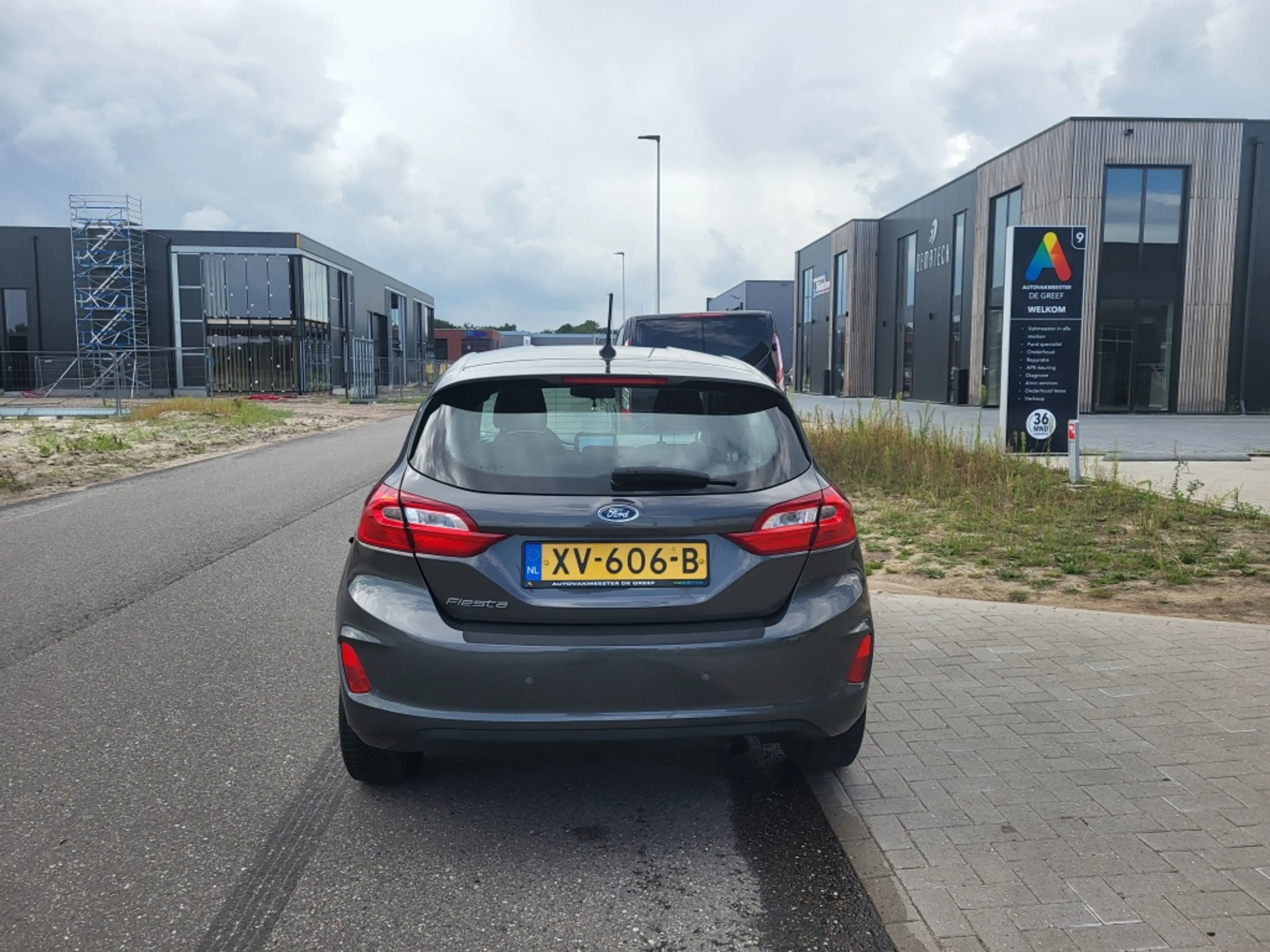 Ford Fiesta 1.1i 70 pk Trend Cruise-control Parkeersensoren — photo 9