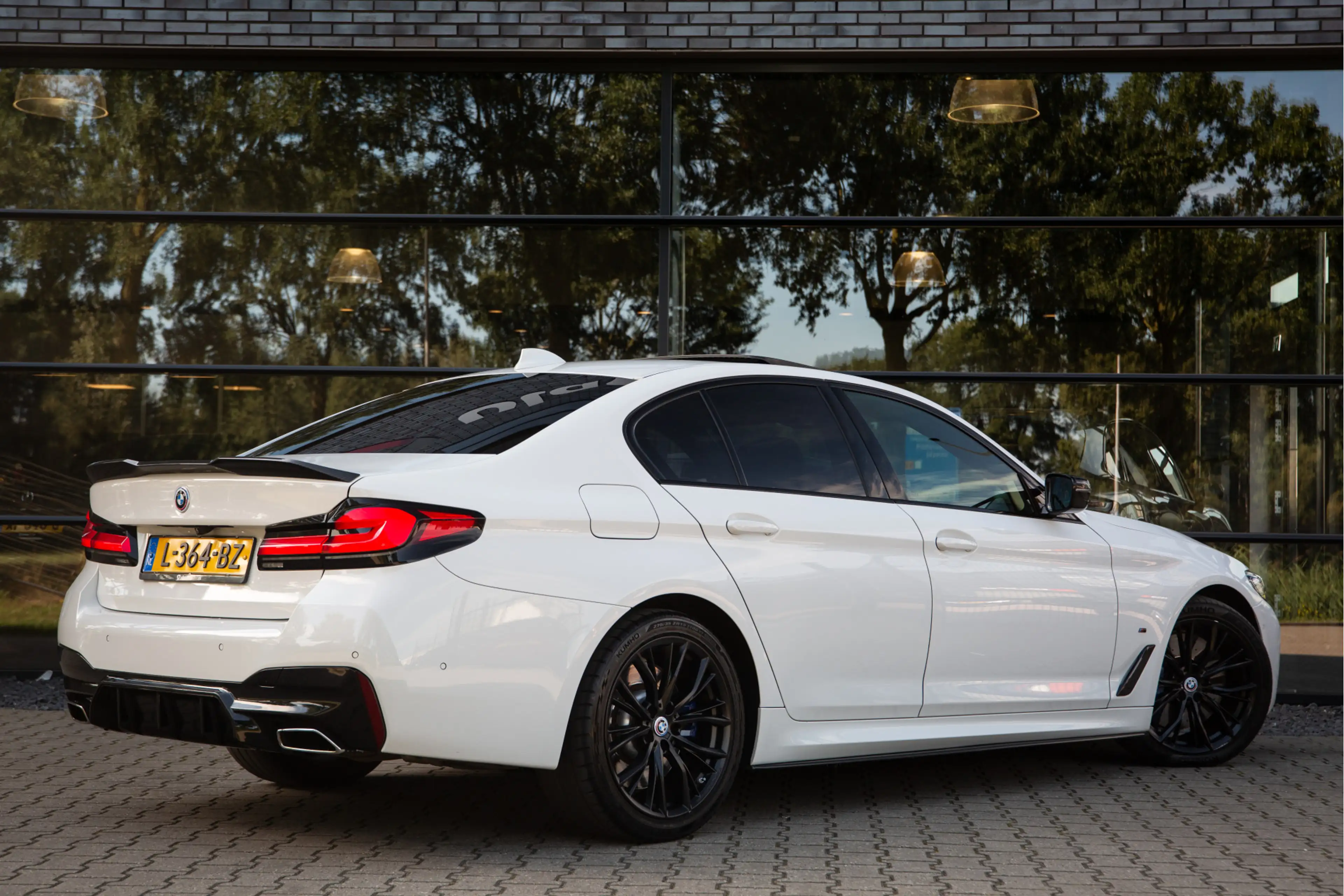 BMW 540 5-serie 540i High Executive M-Sport , Bowers&Wilki — photo 2