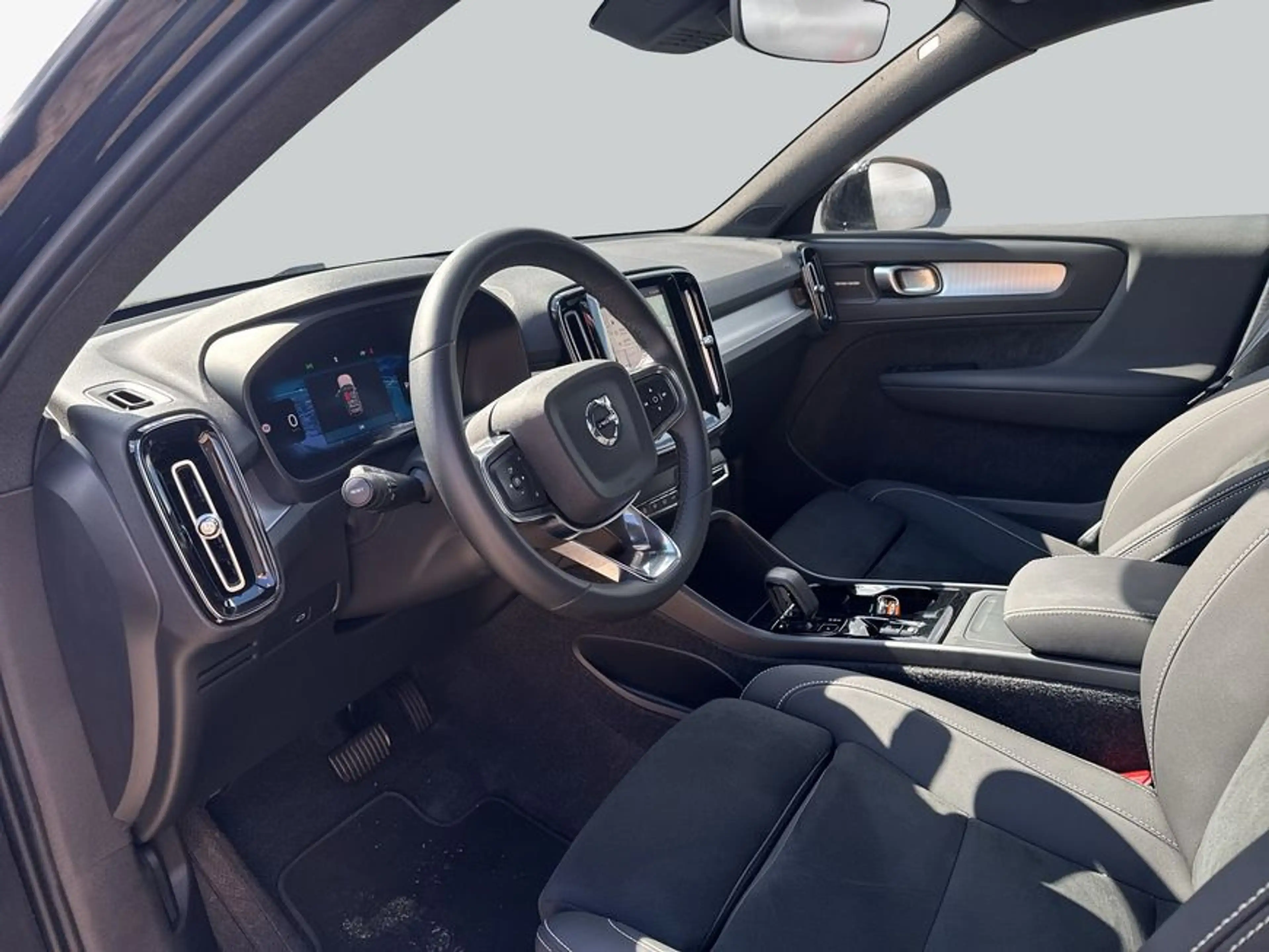Volvo XC40 XC40 B3 B DKG Plus Black Edition — photo 10
