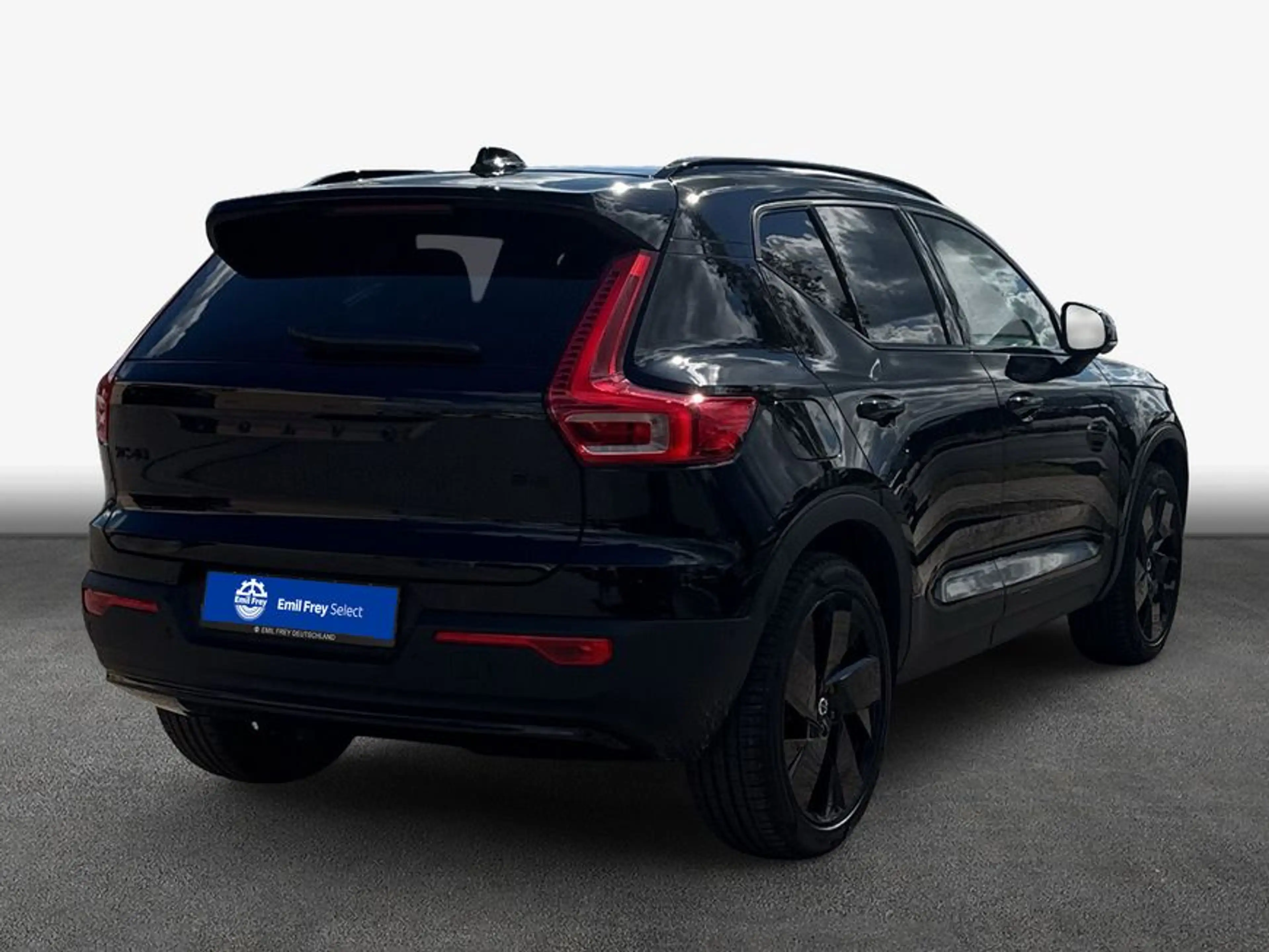 Volvo XC40 XC40 B3 B DKG Plus Black Edition — photo 2