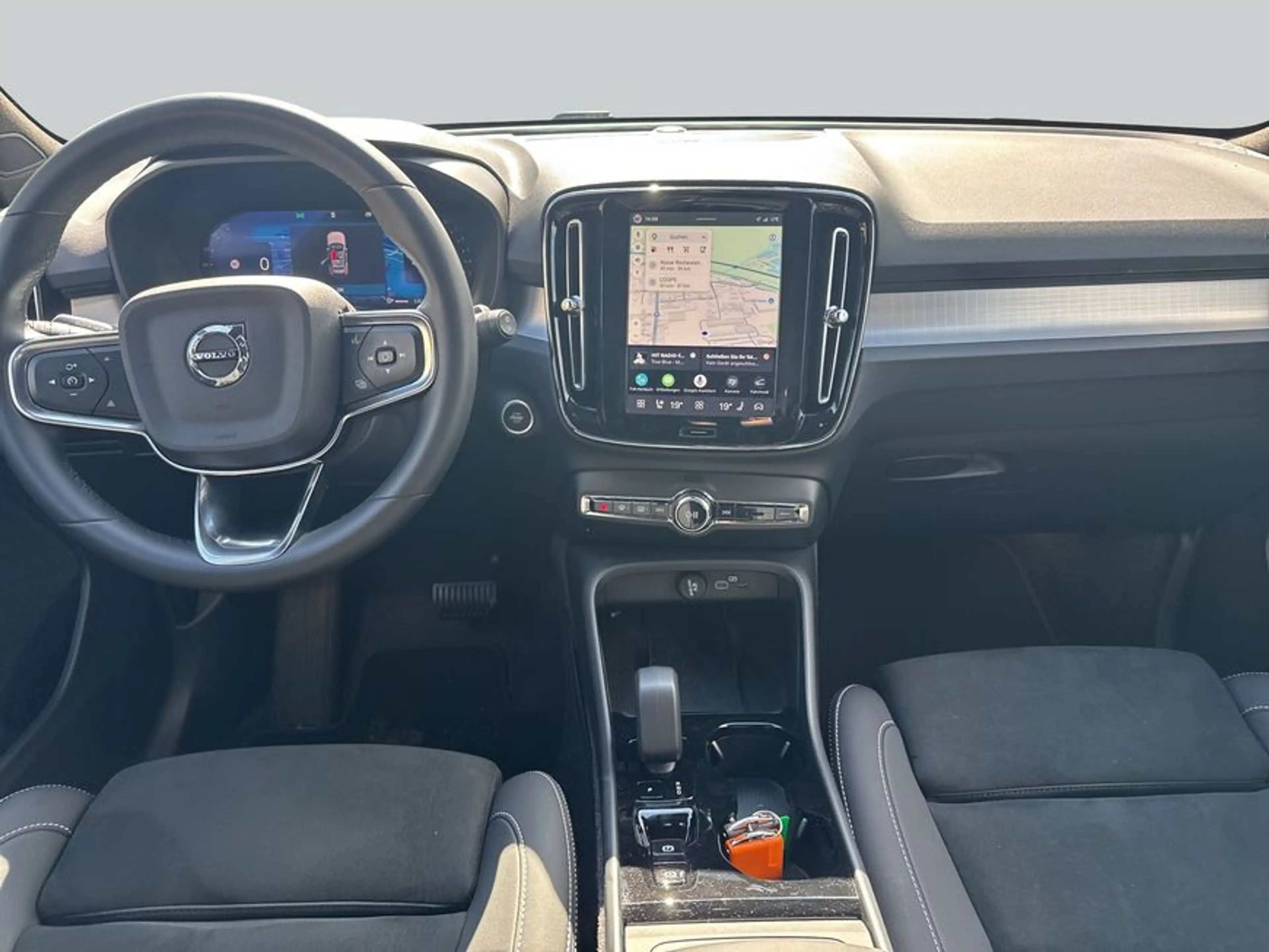 Volvo XC40 XC40 B3 B DKG Plus Black Edition — photo 13