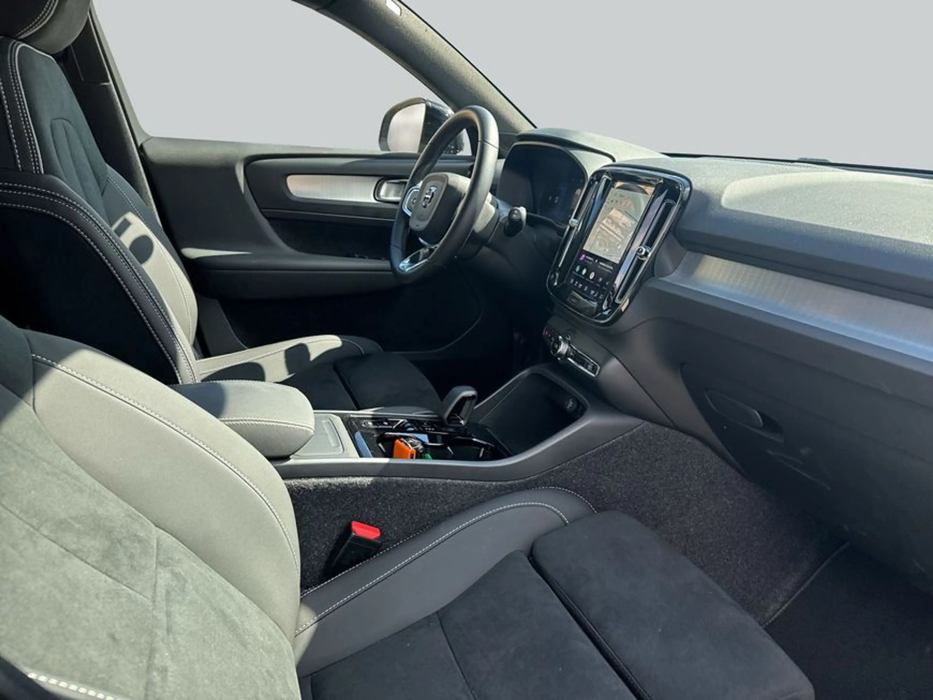 Volvo XC40 XC40 B3 B DKG Plus Black Edition — photo 12