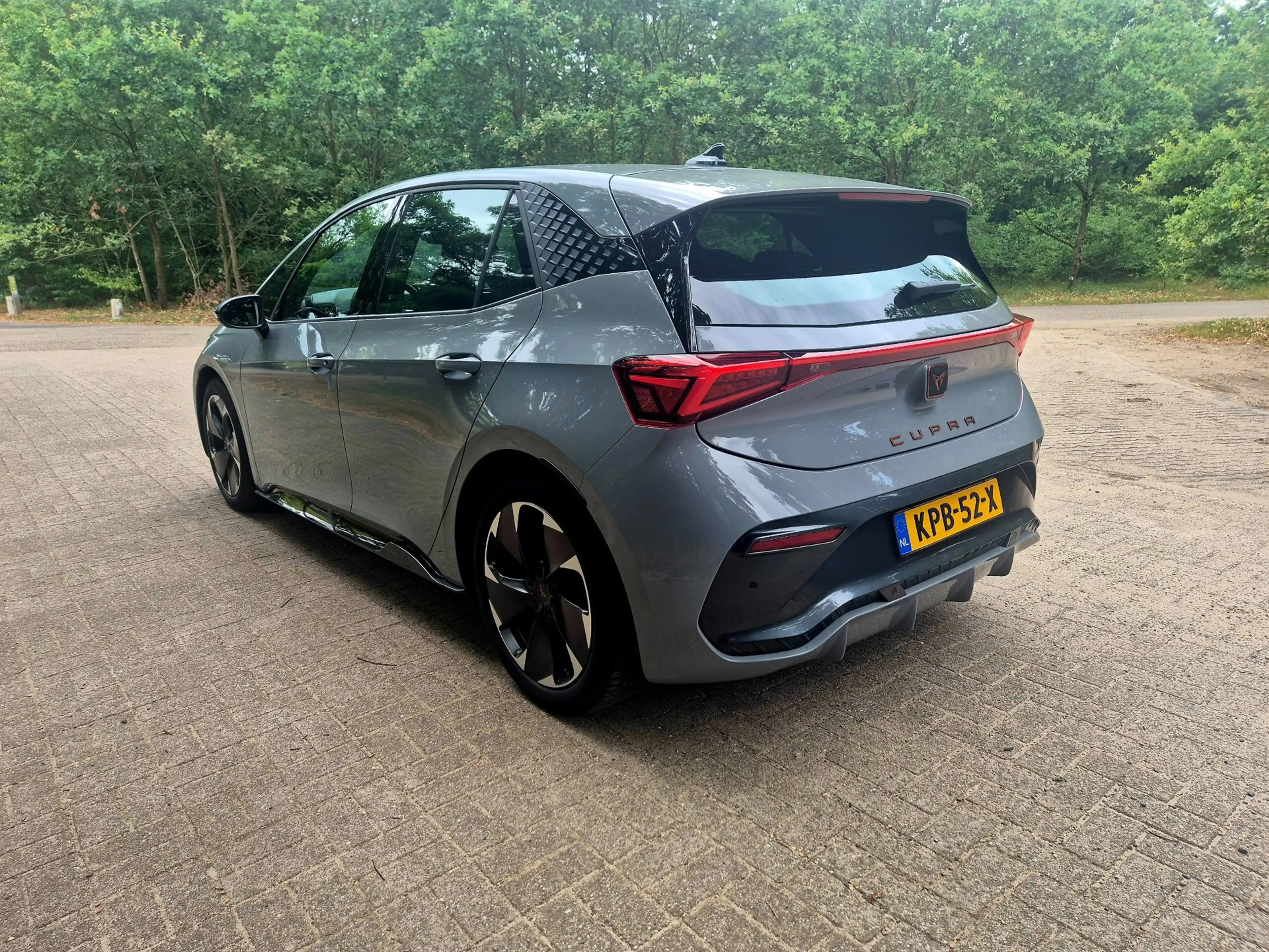CUPRA Born Impulse 62 kWh — photo 4