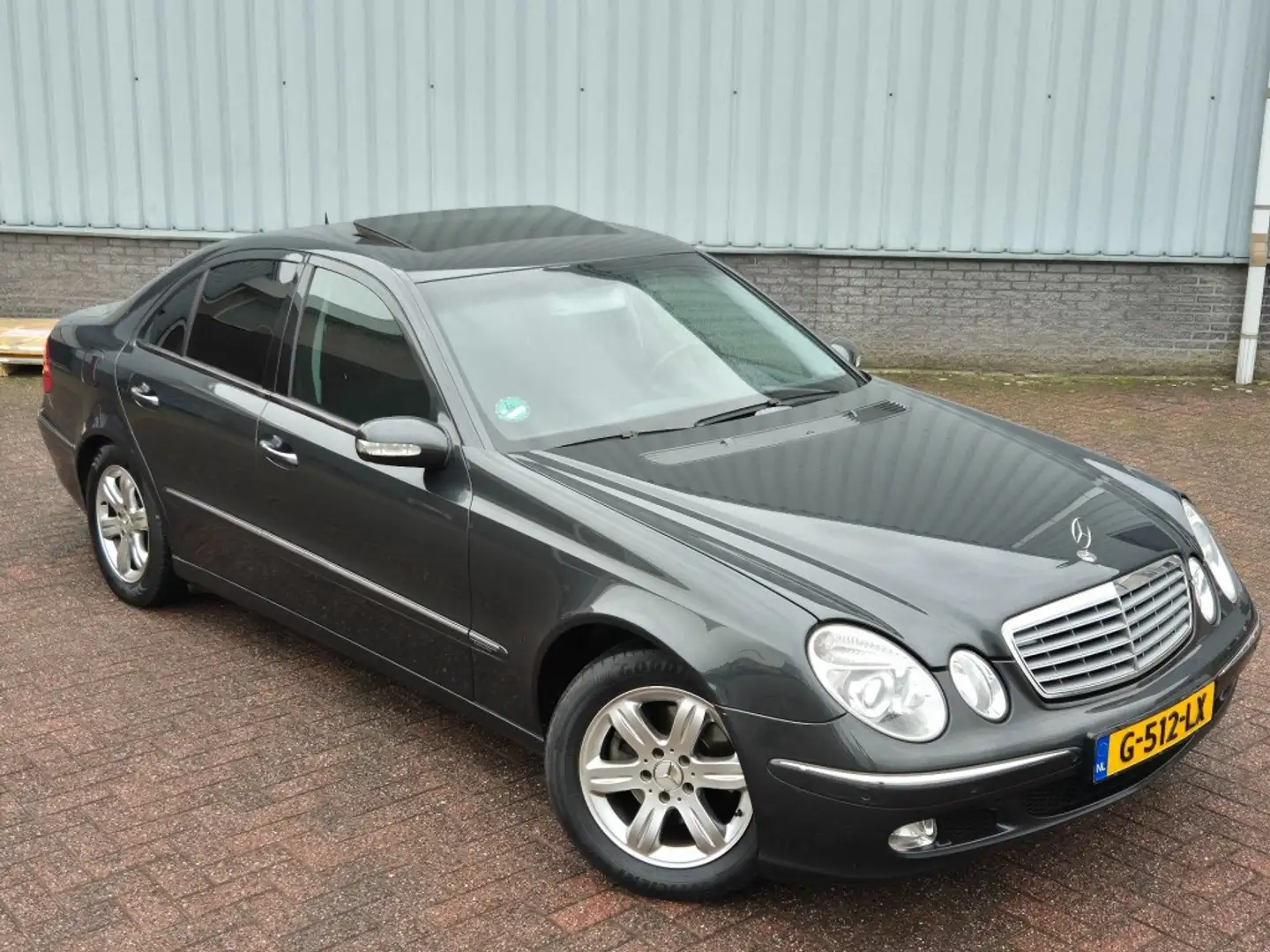 Mercedes-Benz E 240 YOUNGTIMER New APK Automaat 6 Cilinder Grau - 1