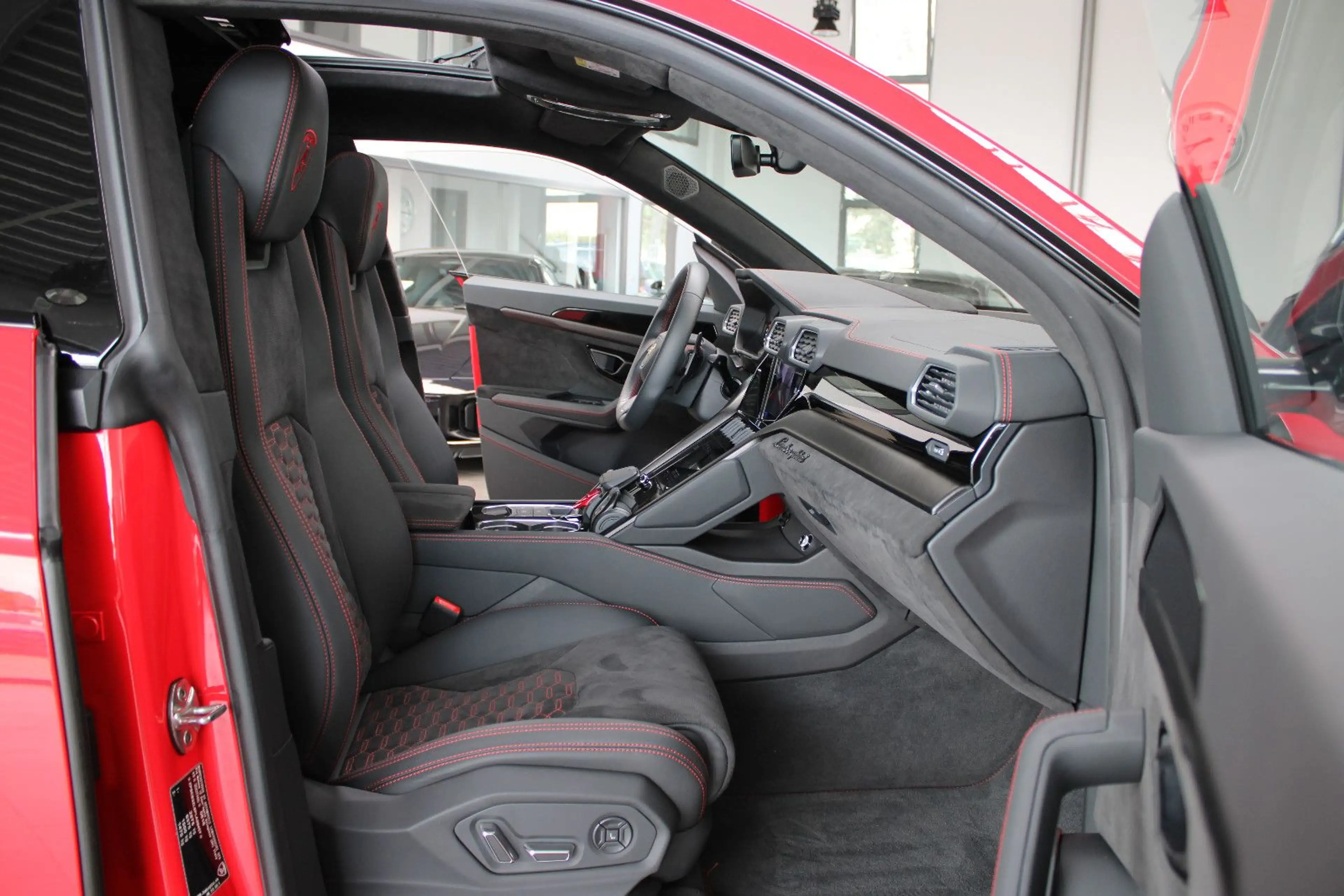 Lamborghini Urus URUS * S * B&O 3D/BLACK &STYLE-PACK/PANORAMA/23" — photo 9