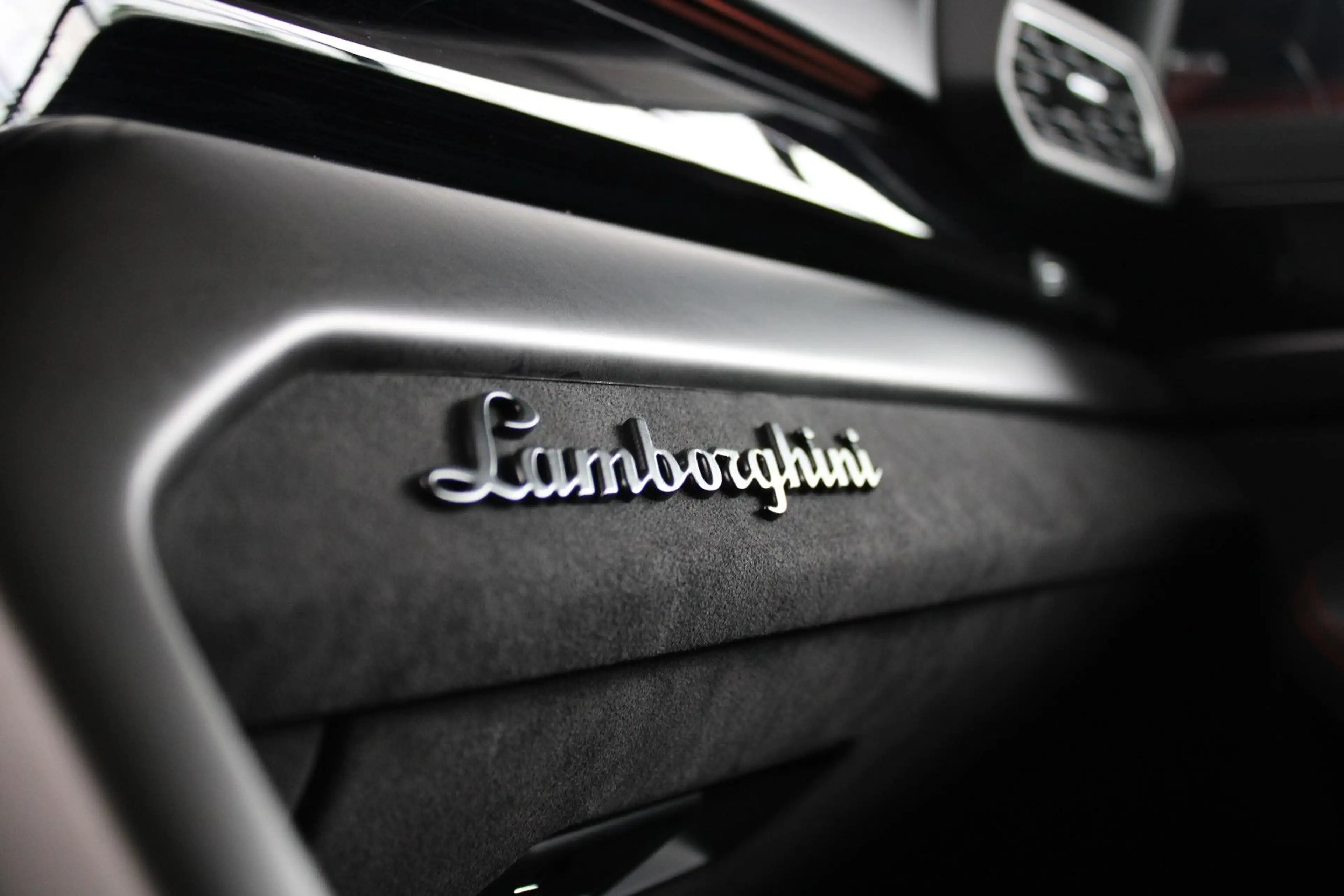 Lamborghini Urus URUS * S * B&O 3D/BLACK &STYLE-PACK/PANORAMA/23" — photo 15