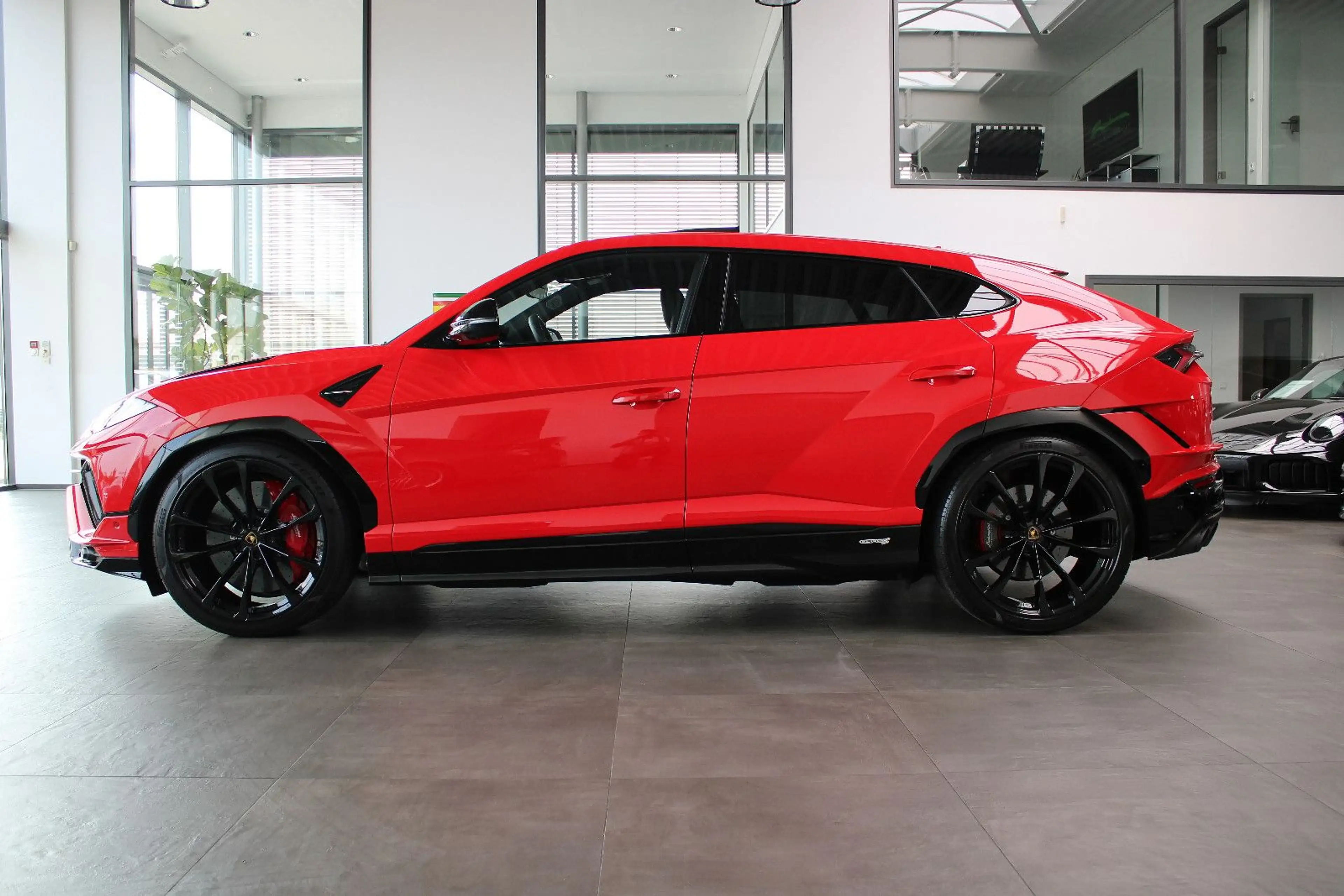 Lamborghini Urus URUS * S * B&O 3D/BLACK &STYLE-PACK/PANORAMA/23" — photo 4