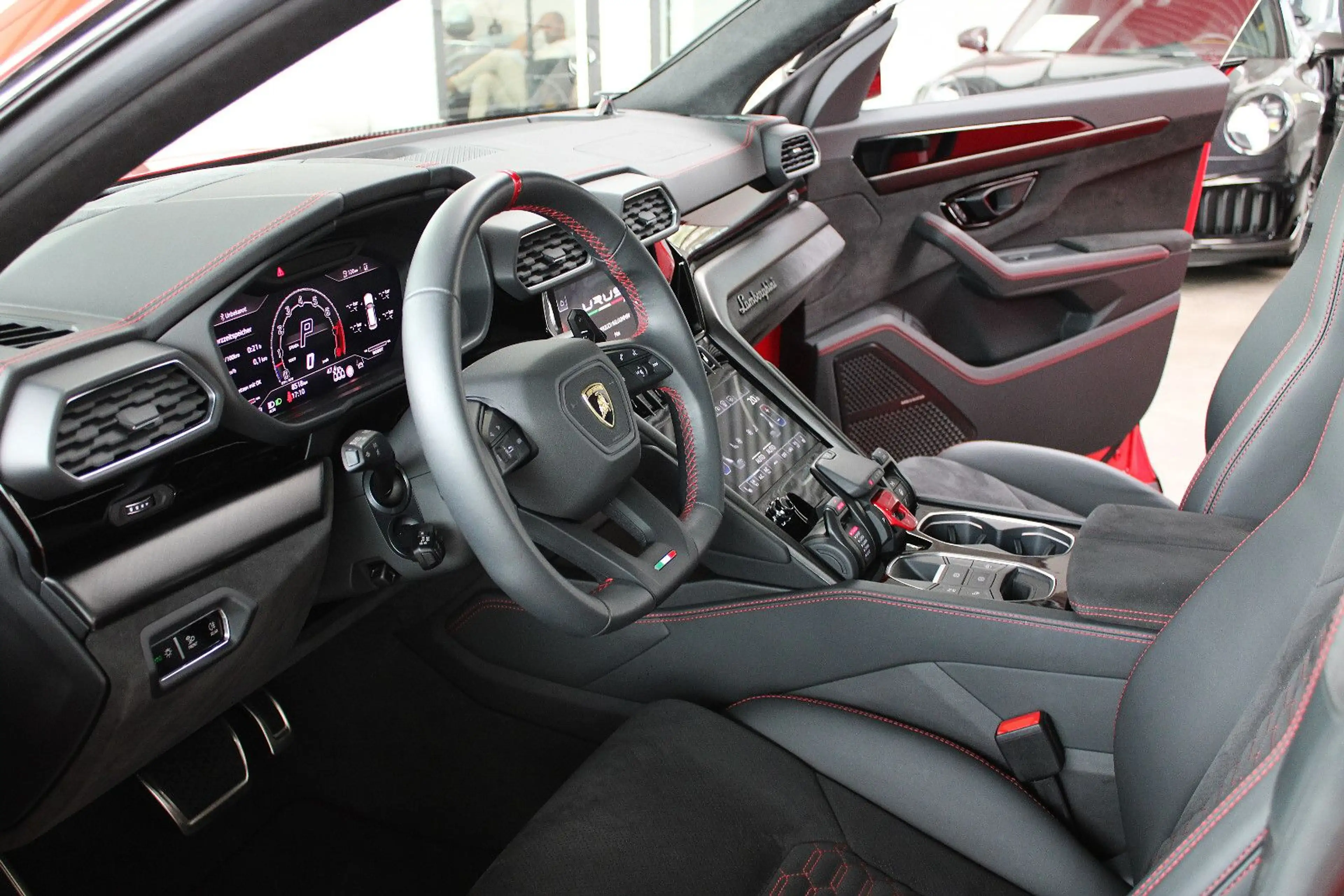 Lamborghini Urus URUS * S * B&O 3D/BLACK &STYLE-PACK/PANORAMA/23" — photo 3