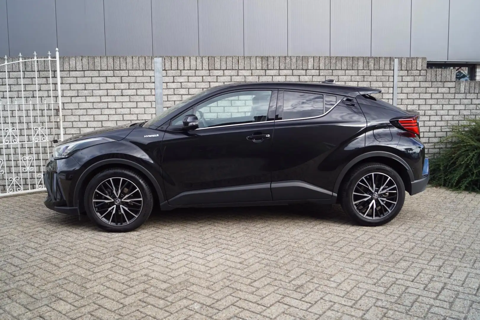 Toyota C-HR 1.8 Hybrid Bi-Tone Autom Leder Stoelverw Navi Came Czarny - 2