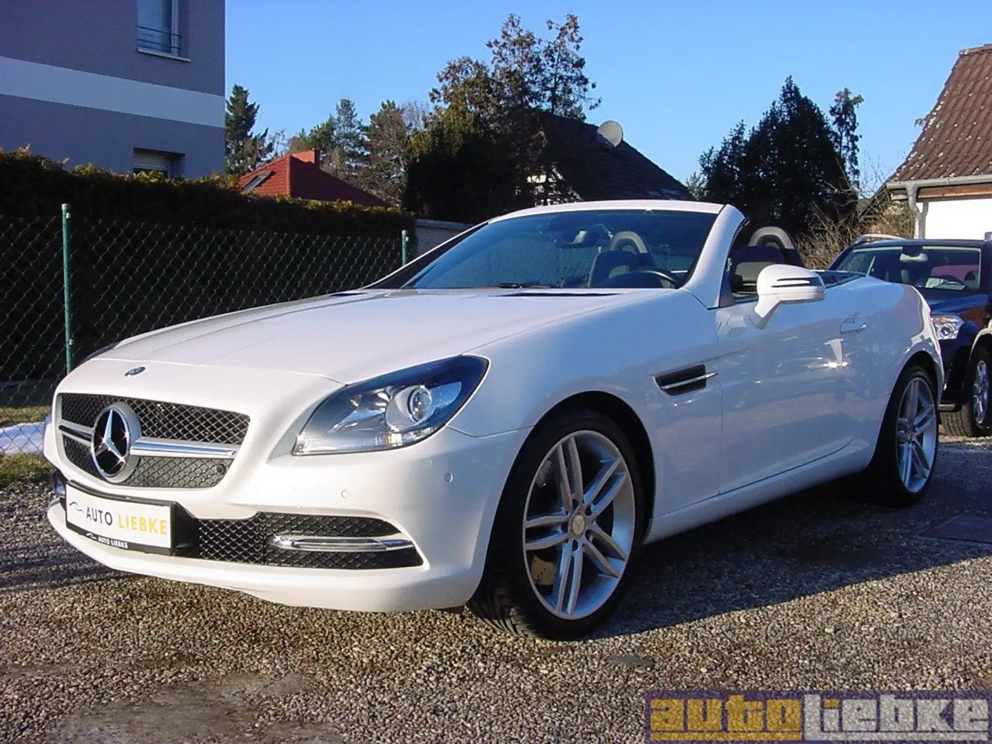Mercedes-Benz SLK 200 SPORT-P,NAVI,AIRSCARF,SHZ,PTS,LEDER,PANO,GRA,BT Weiß - 1