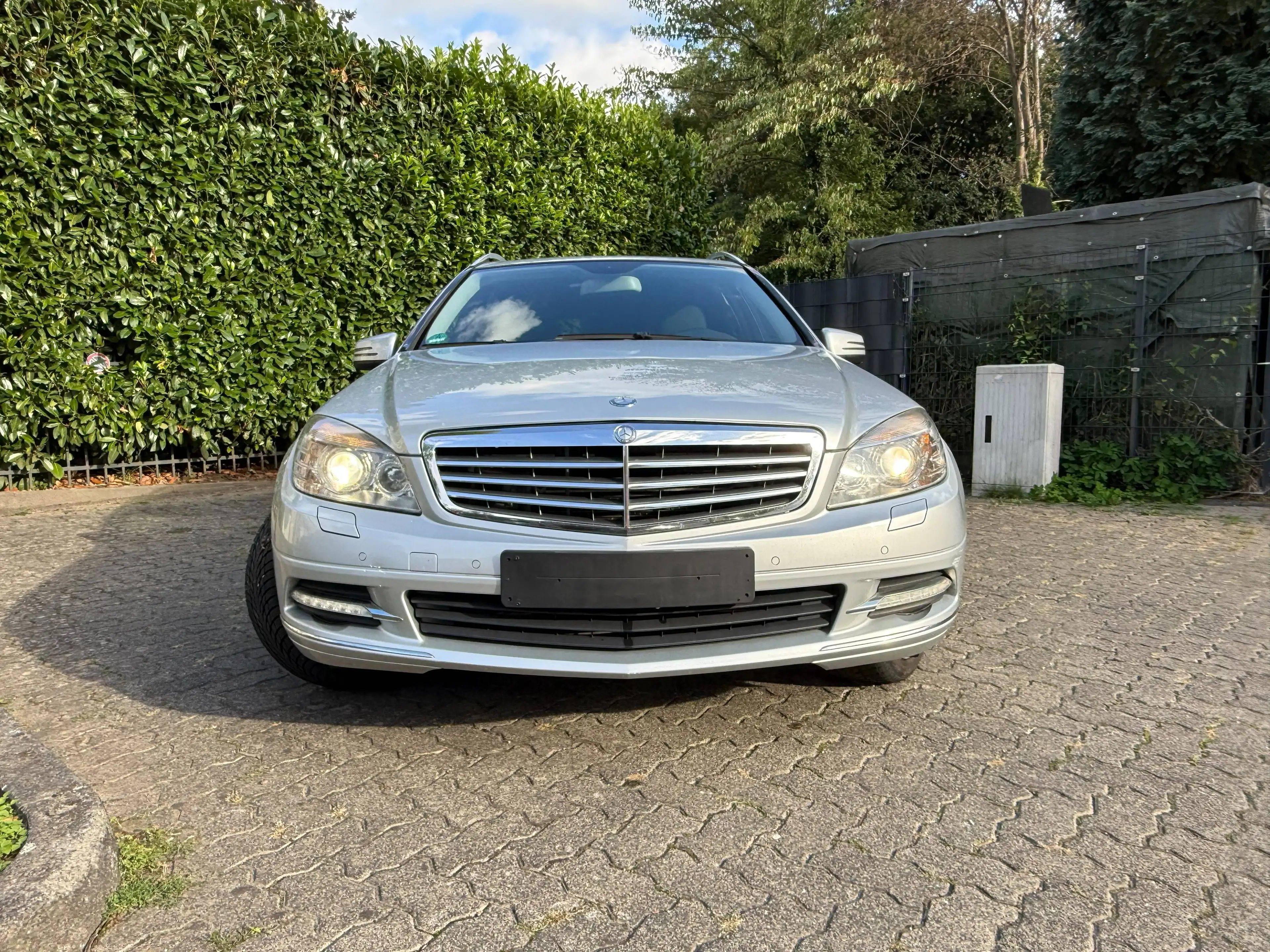 Mercedes-Benz C 350 CDI BlueEfficiency *1.Hand*Scheckheft*TÜV&Service NEU*Unfallfrei*Nachlackierungsfrei — photo 2