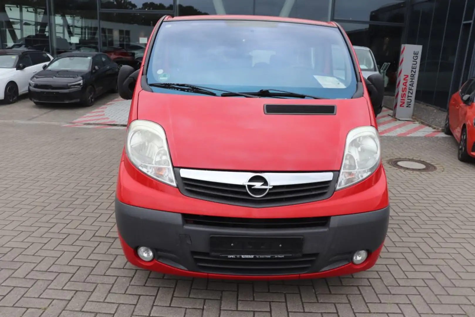 Opel Vivaro 2.0 CDTI L2H1 Rot - 1