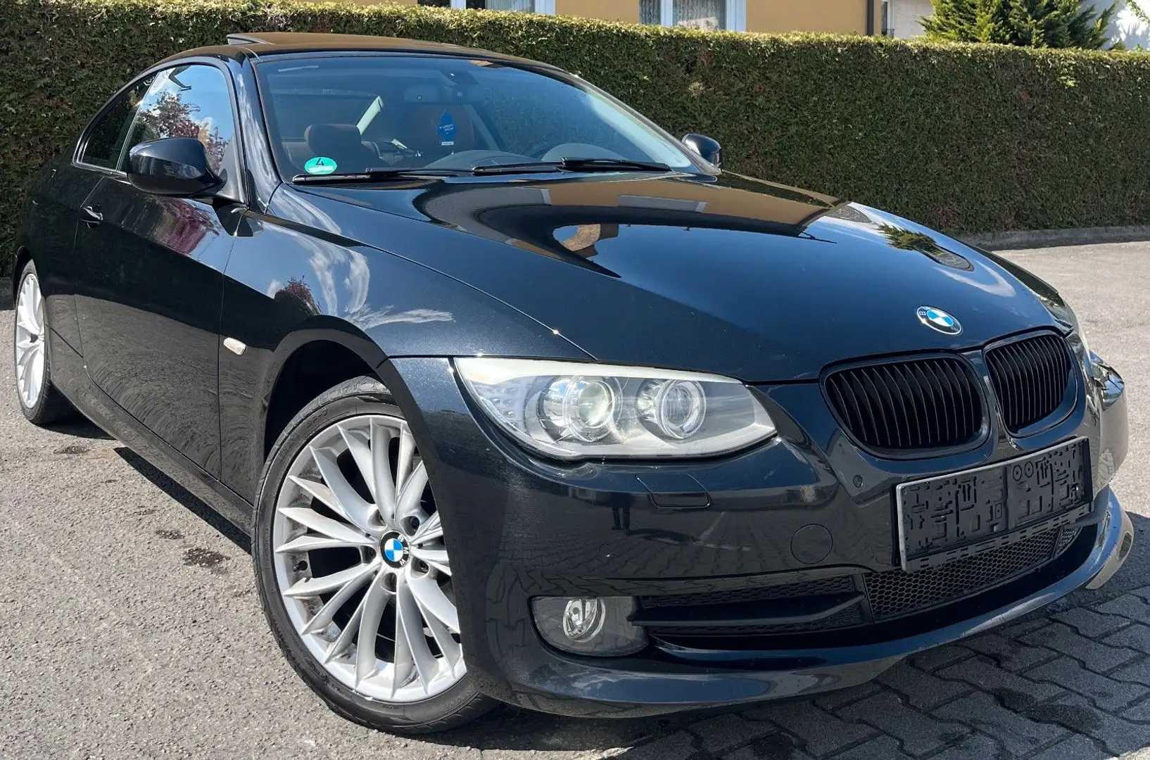 BMW 320 d xDrive Coupé XENON PDC NAVI SCHIEBEDACH TOP Noir - 2