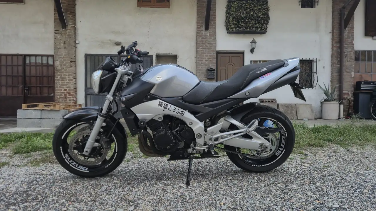 Suzuki GSR 600