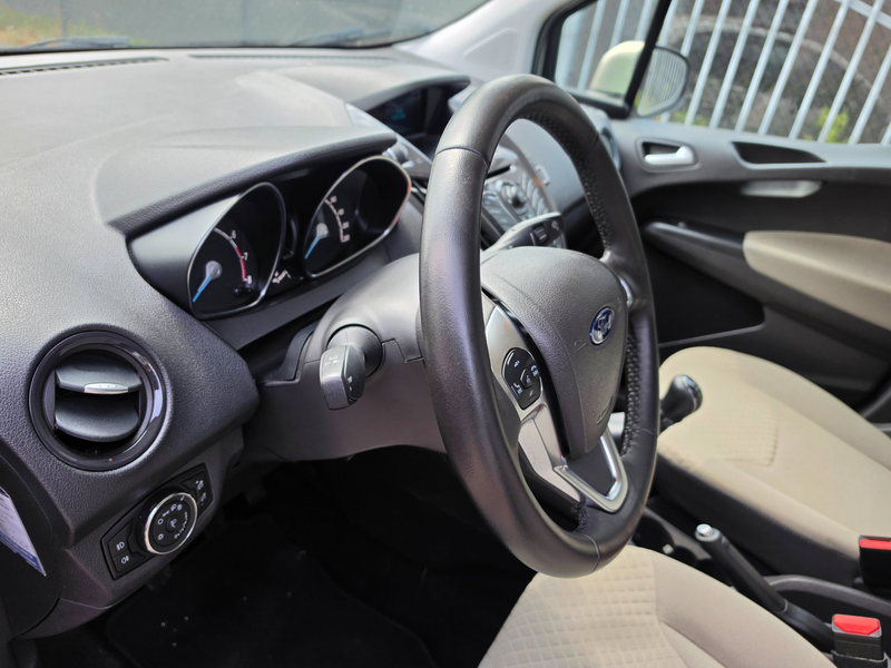 Ford Tourneo Courier 1.0 Titanium/Nieuwstaat — photo 11