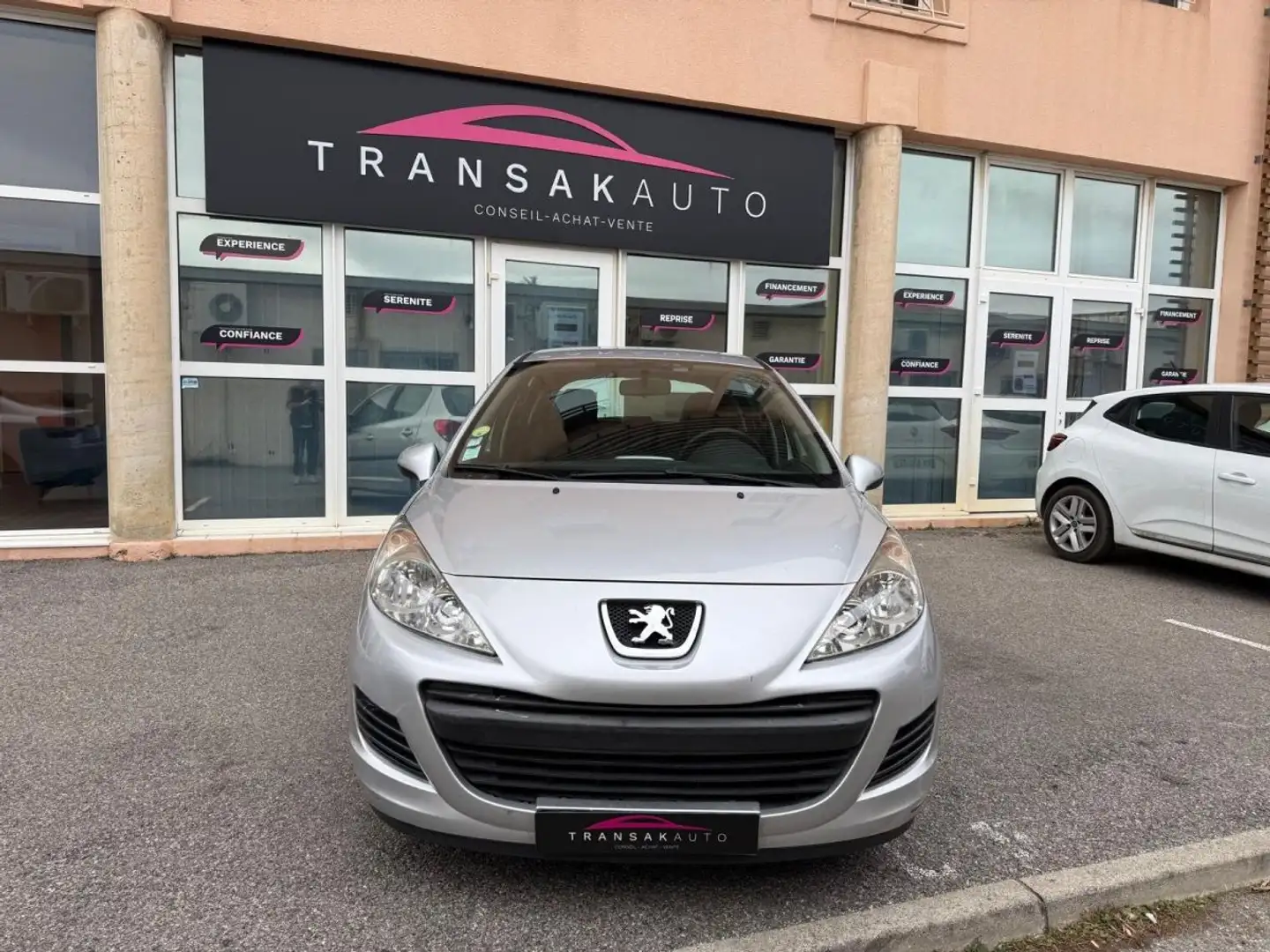 Peugeot 207 1.4 HDi 70ch BLUE LION Active / DISTRI FAITE Gris - 2