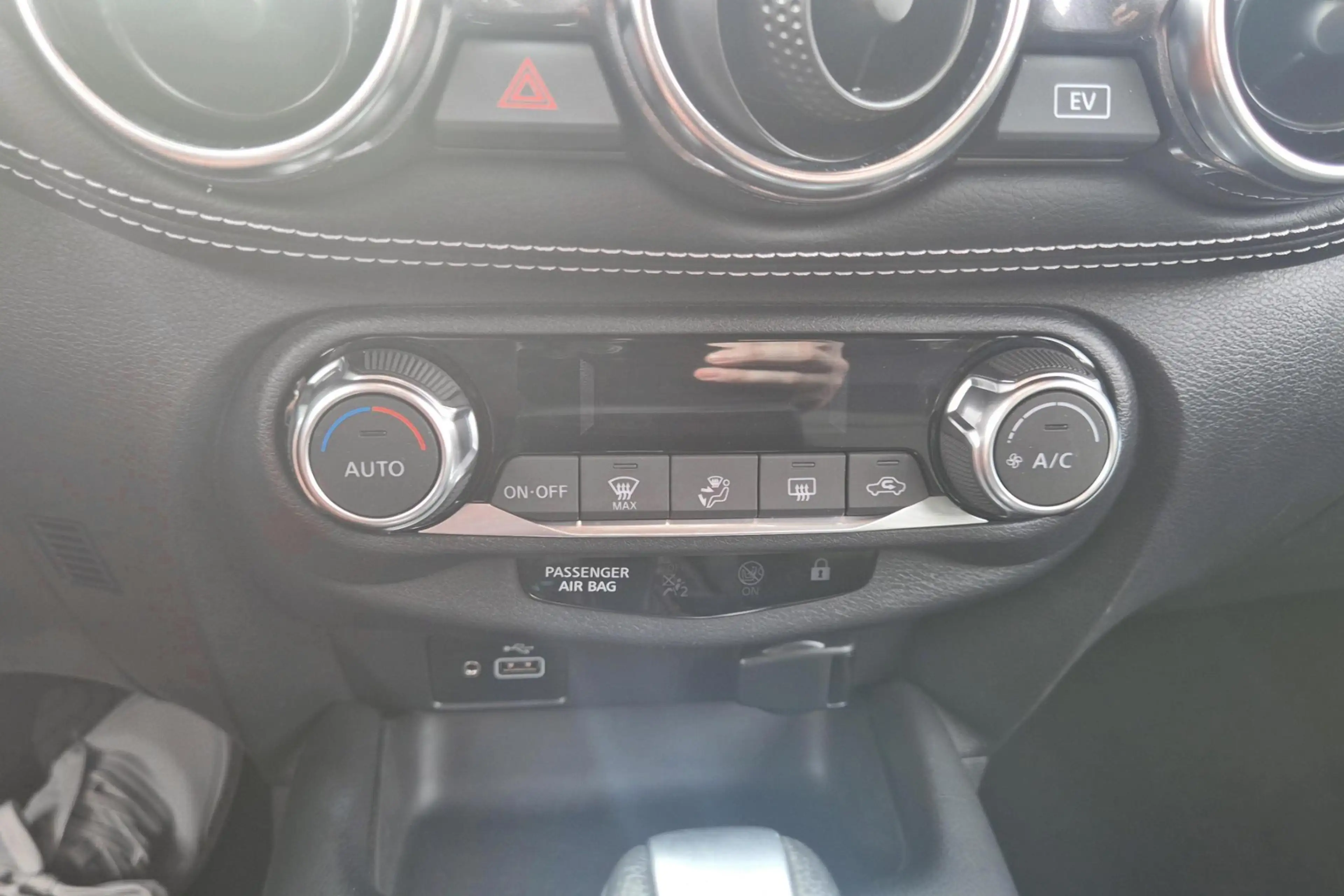 Nissan Juke 1.6 Hybrid 145 N-Design — photo 18