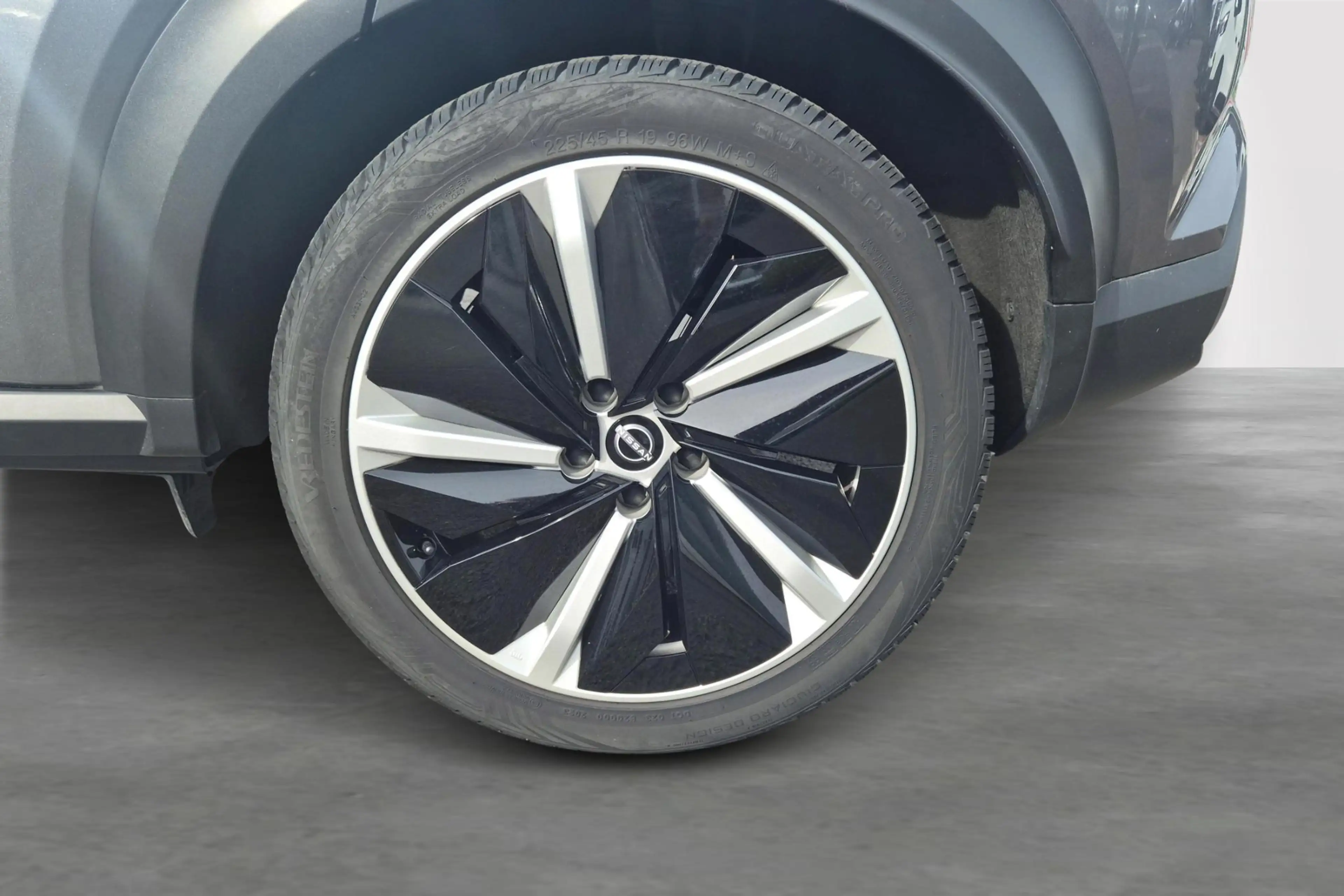 Nissan Juke 1.6 Hybrid 145 N-Design — photo 8