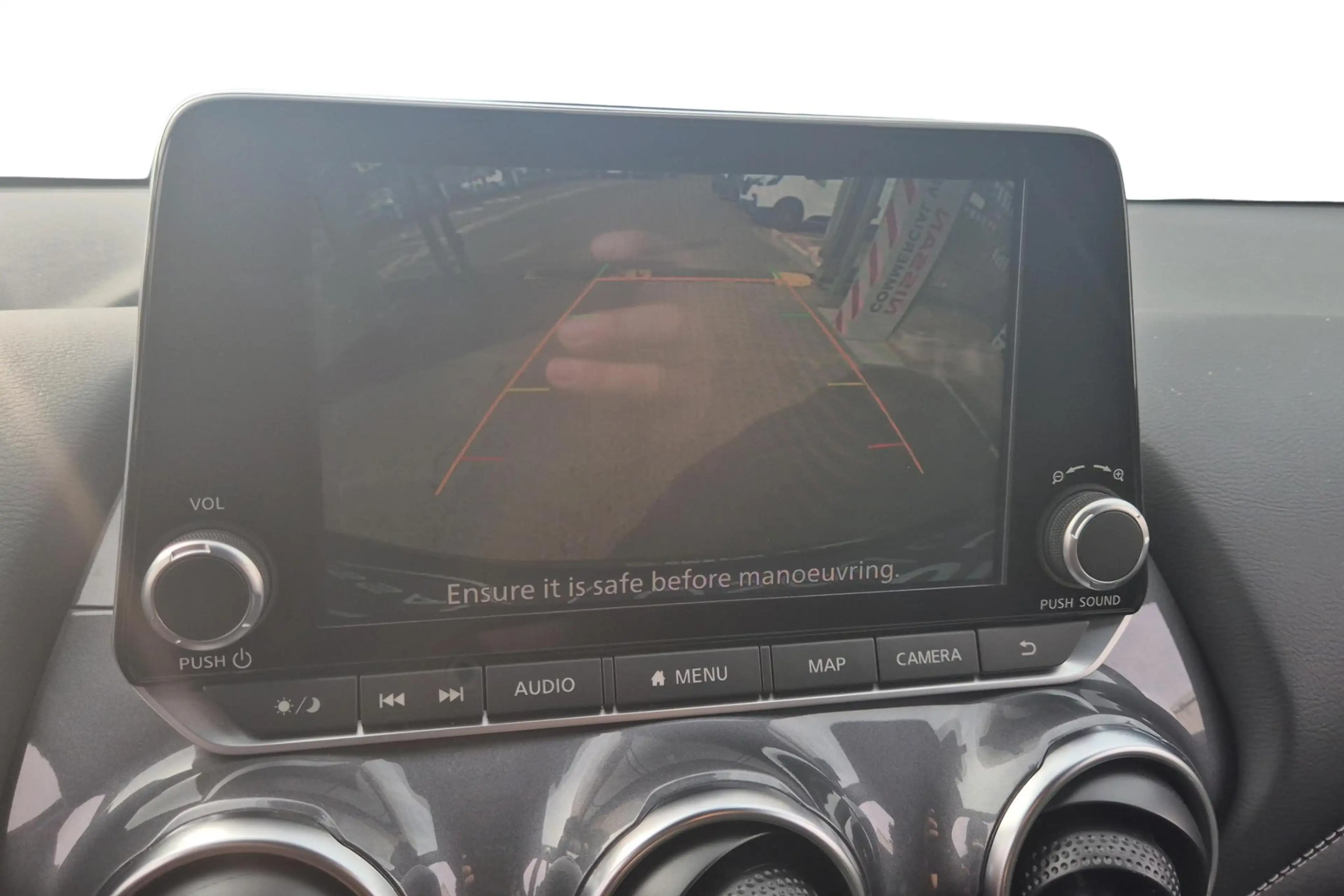 Nissan Juke 1.6 Hybrid 145 N-Design — photo 19