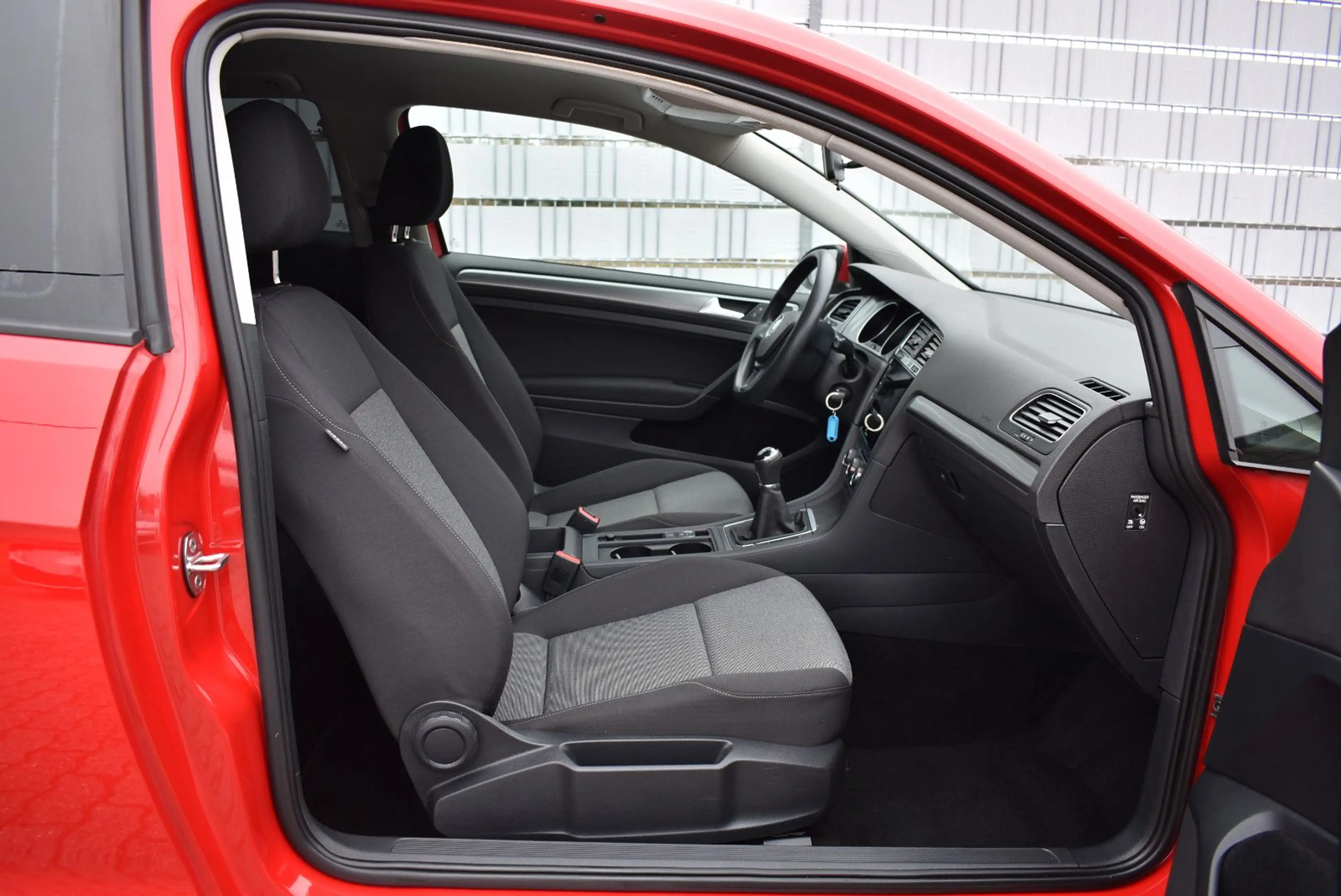 Volkswagen Golf VII Trendline 2.Hand erst 81000KM Tüv NEU — photo 9