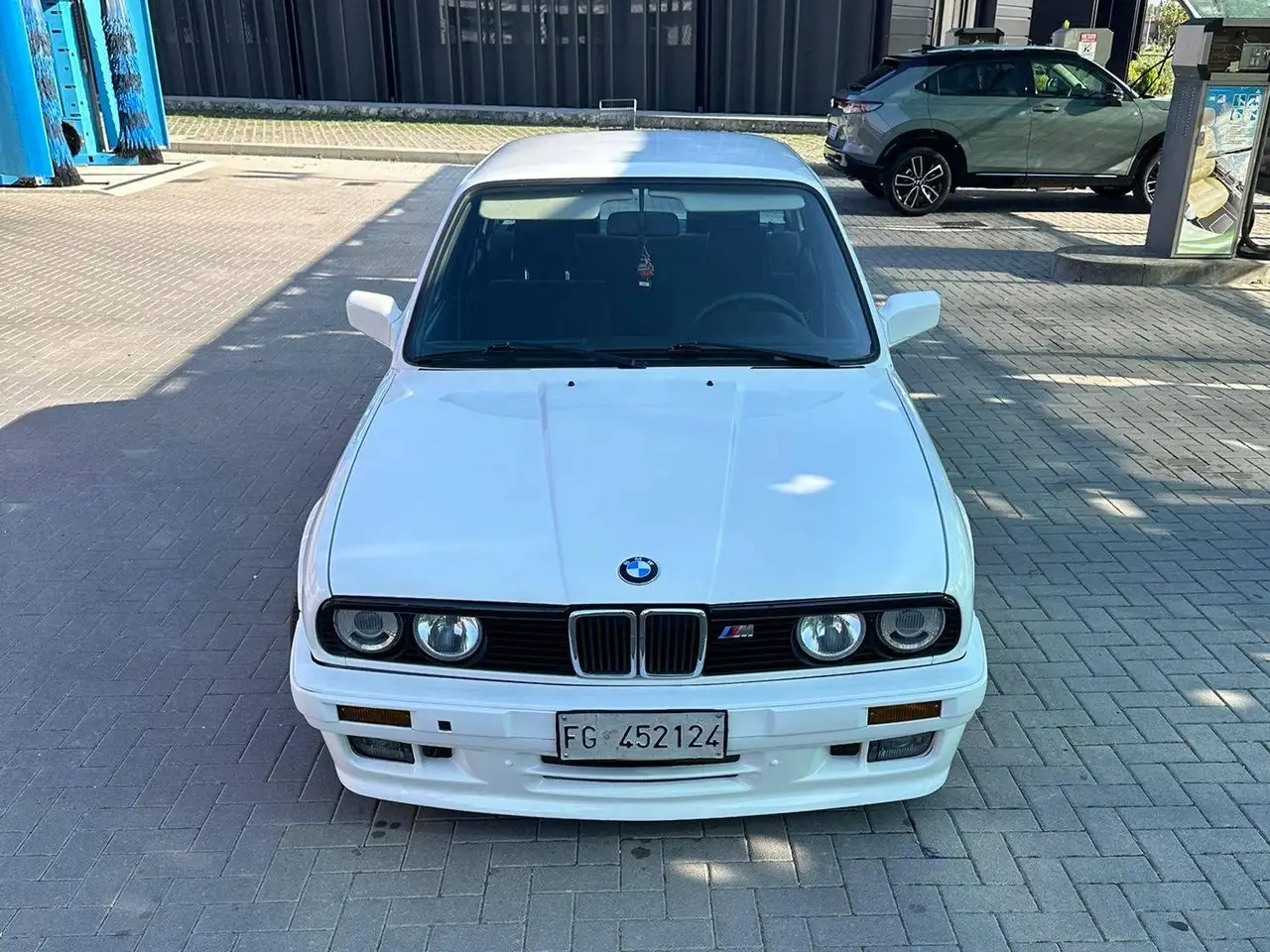 BMW 318i 4p, foto 2