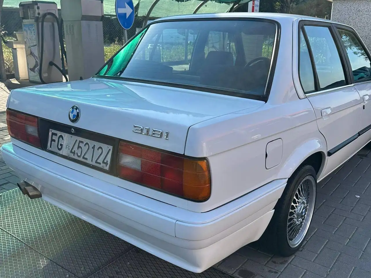BMW 318i 4p, foto 3