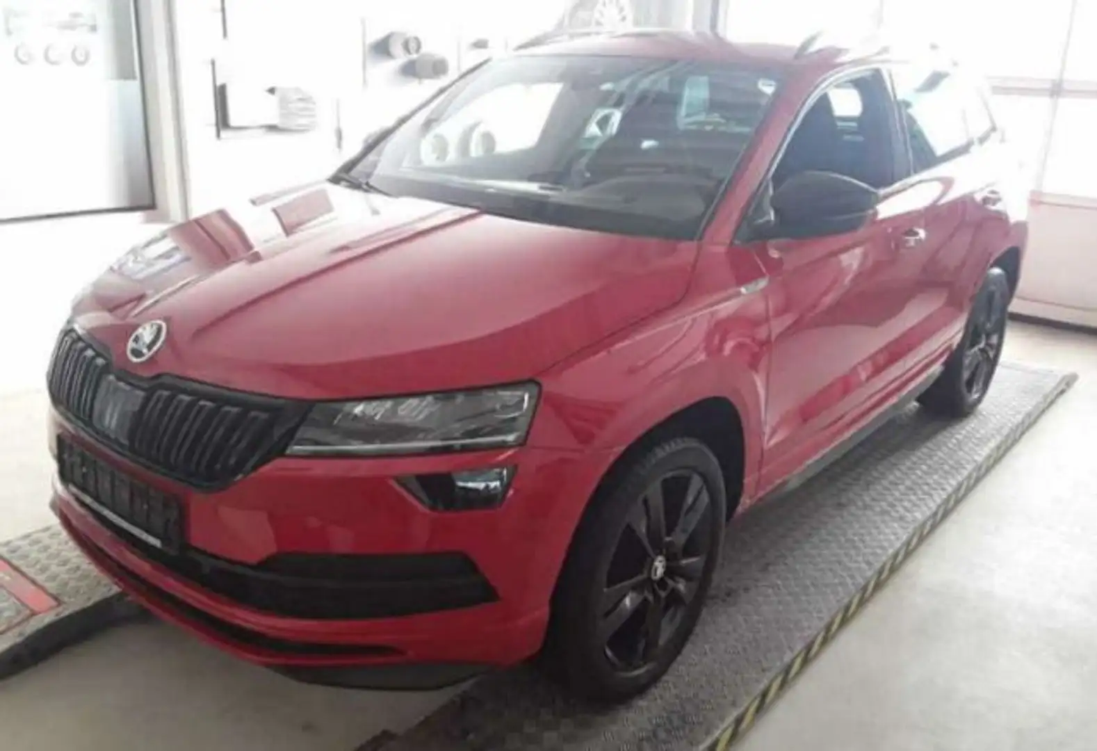 Skoda Karoq Sportline 2.0 TDI DSG 4x4 NAVI*AHK*ACC*LED Rood - 2