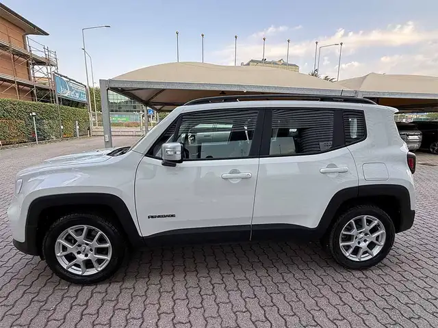 Jeep Renegade view 8