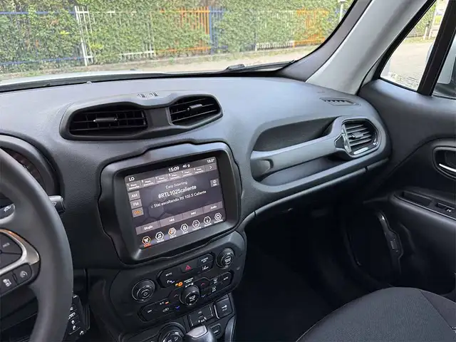 Jeep Renegade view 14