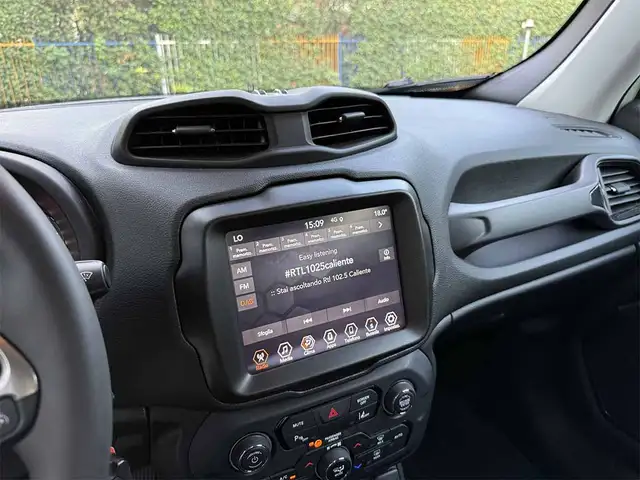 Jeep Renegade view 17
